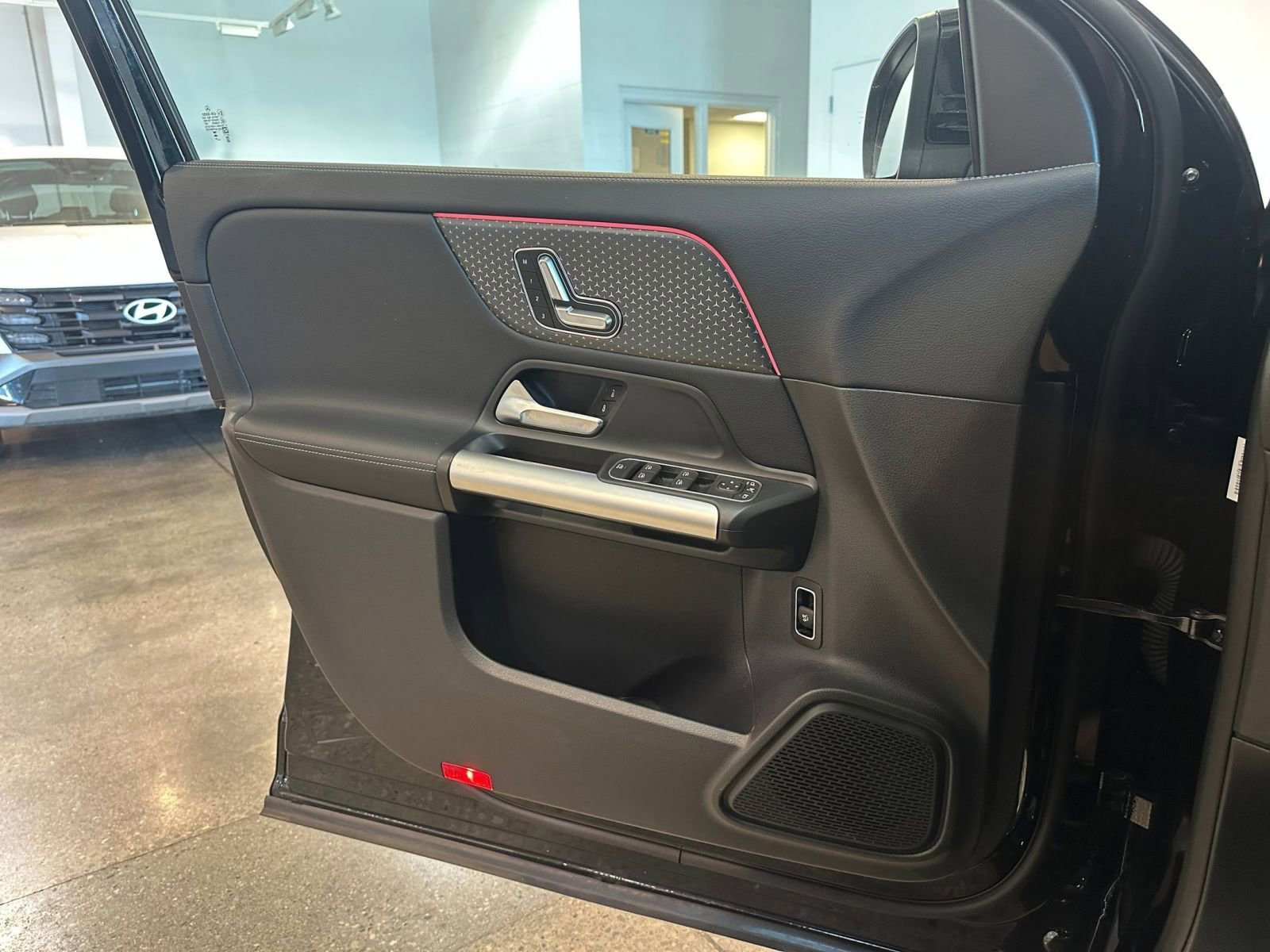 Thumbnail: 2025 Mercedes-Benz GLA - 20