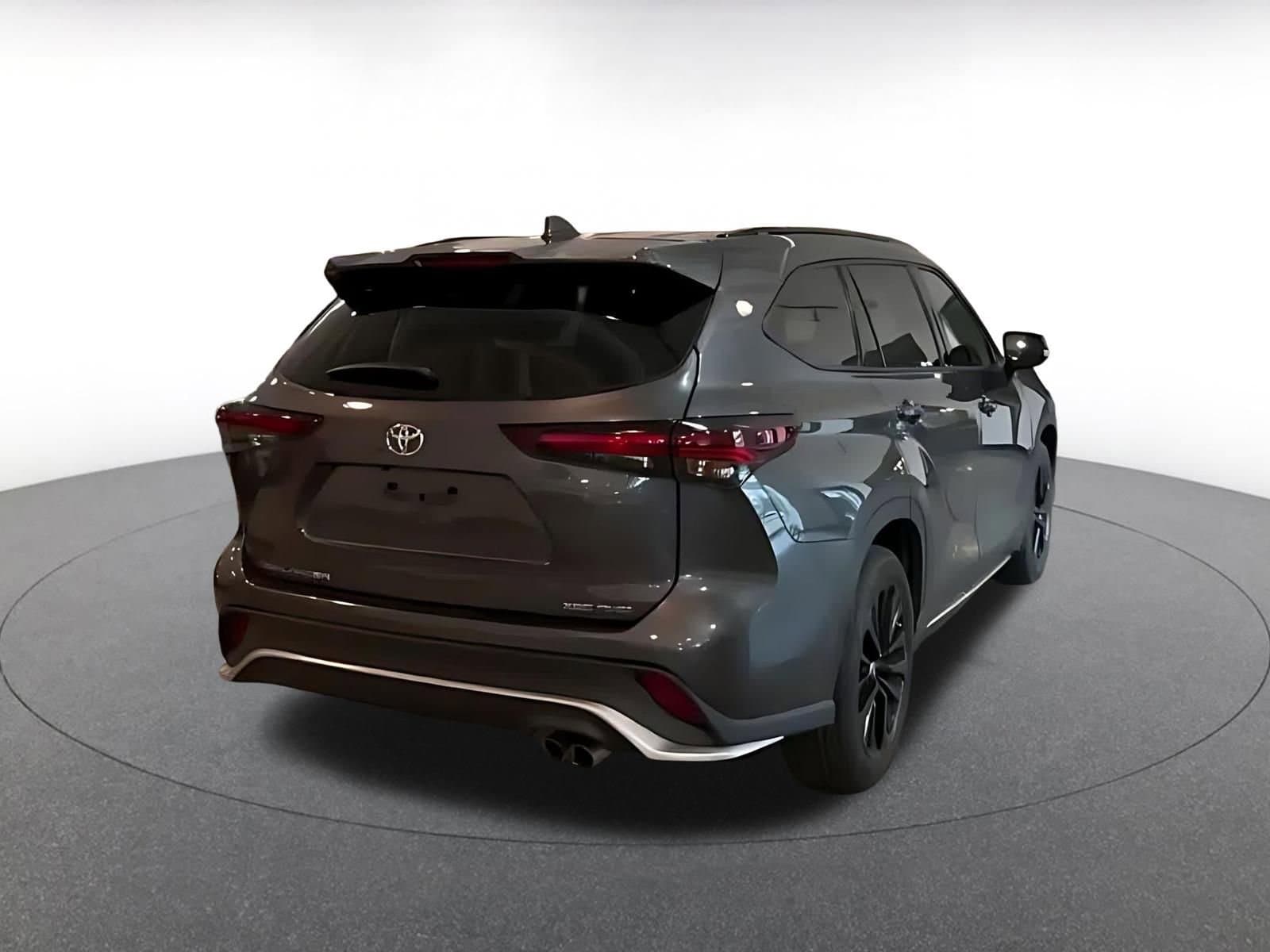 Thumbnail: 2025 Toyota Highlander - 14