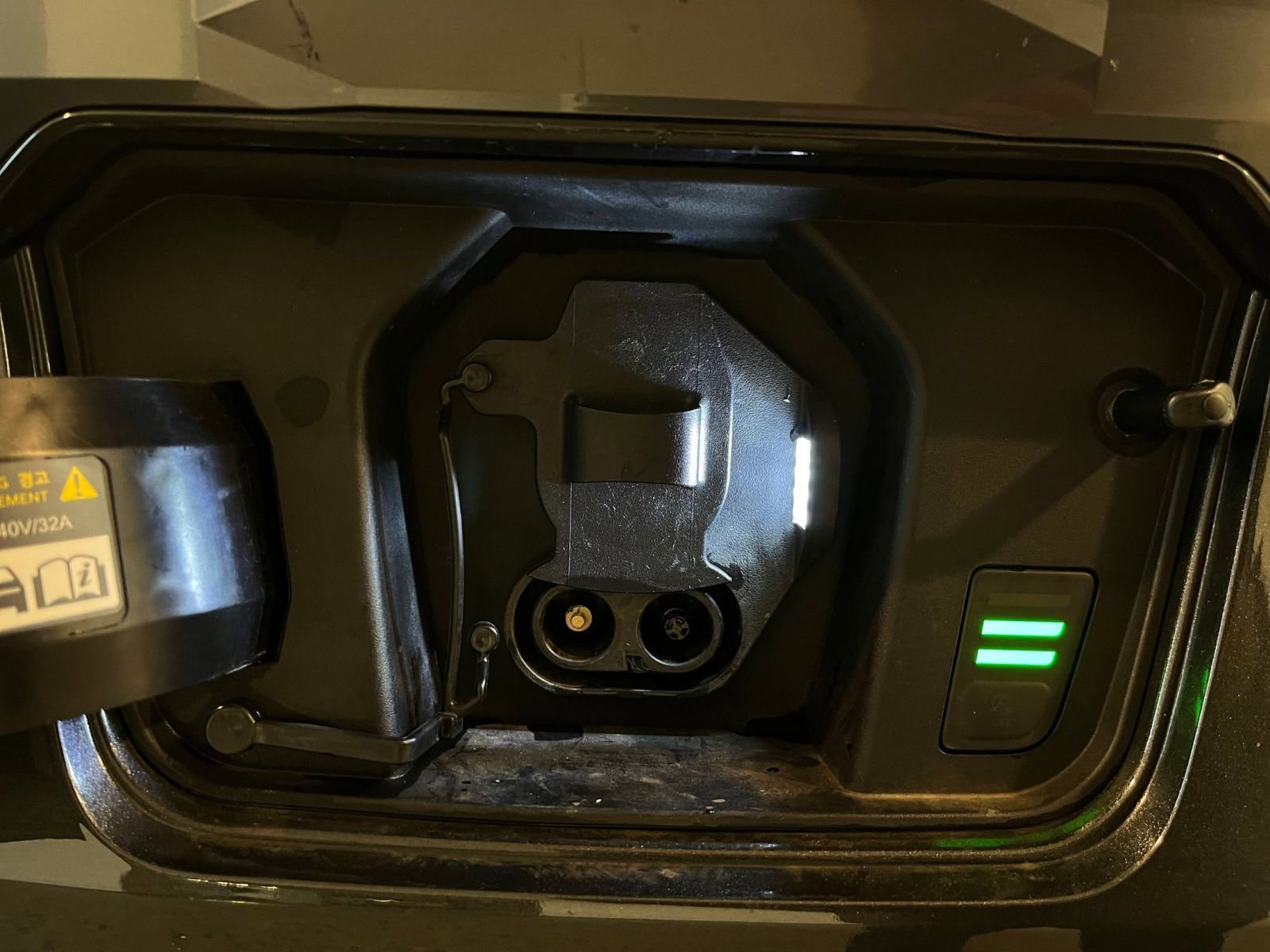 Thumbnail: 2023 Kia Niro - 23