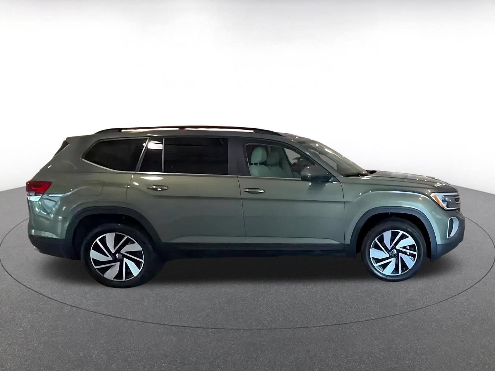 Thumbnail: 2026 Volkswagen Atlas - 16