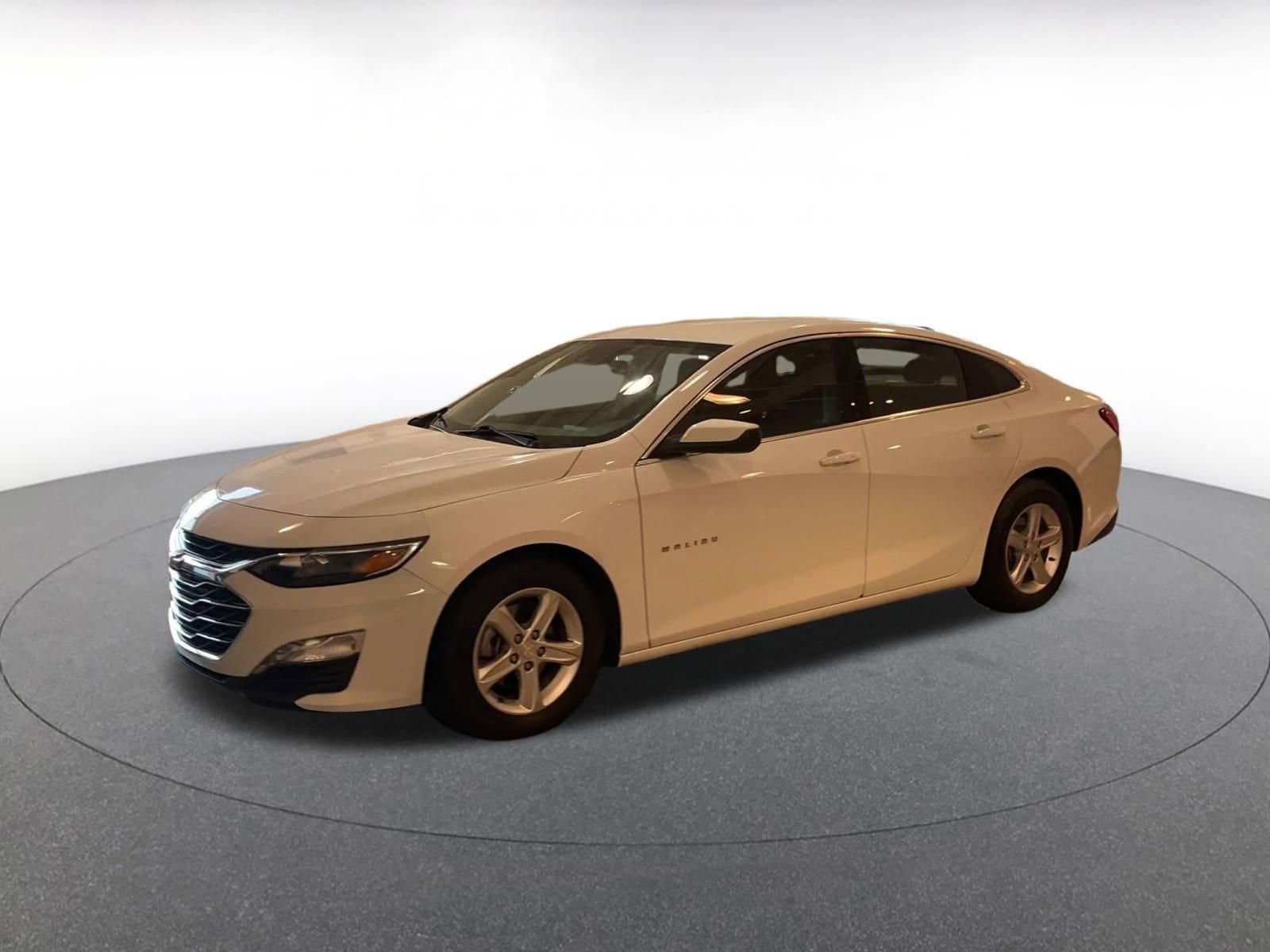 Thumbnail: 2023 Chevrolet Malibu - 8