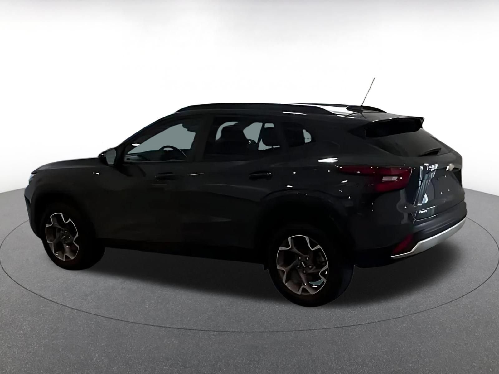 Thumbnail: 2025 Chevrolet Trax - 9