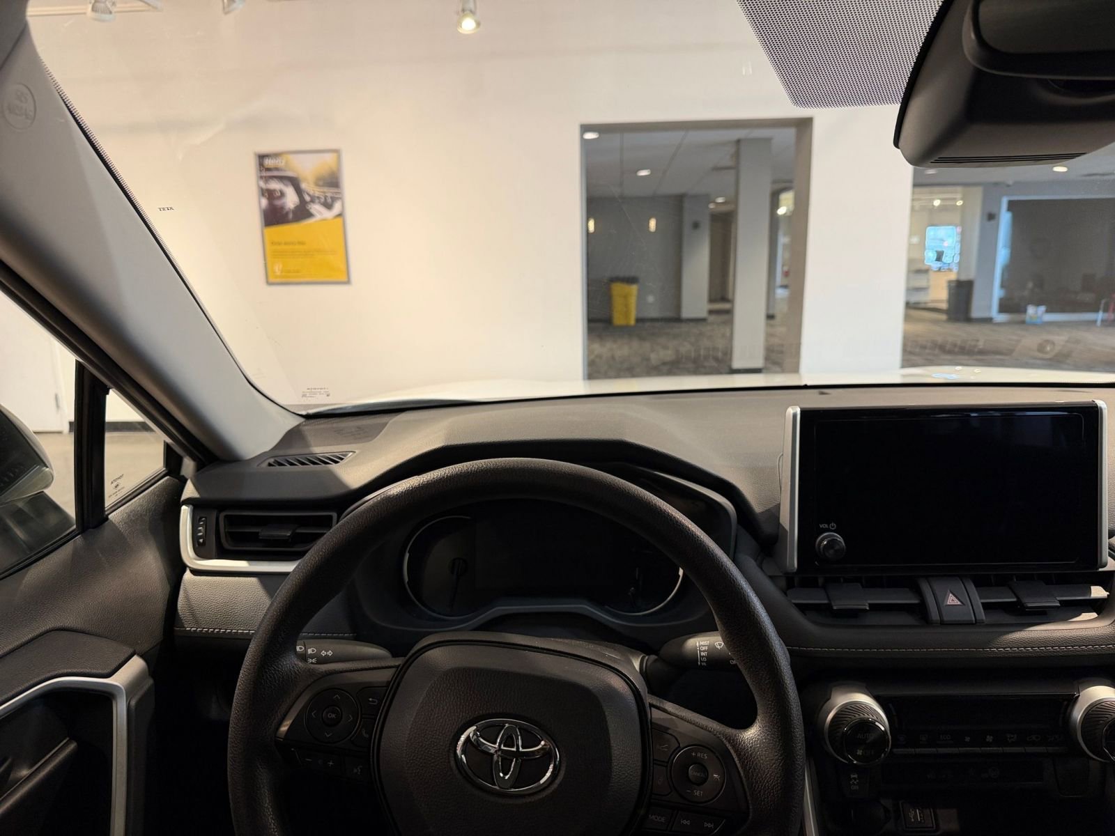 Thumbnail: 2025 Toyota RAV4 - 33