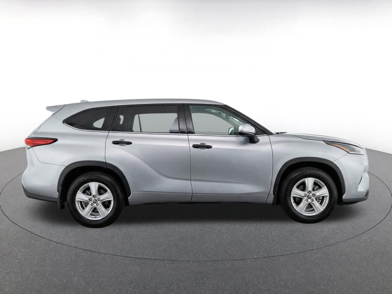Thumbnail: 2025 Toyota Highlander - 10