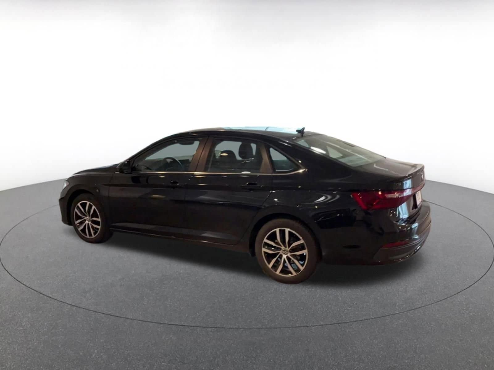 Thumbnail: 2025 Volkswagen Jetta - 10