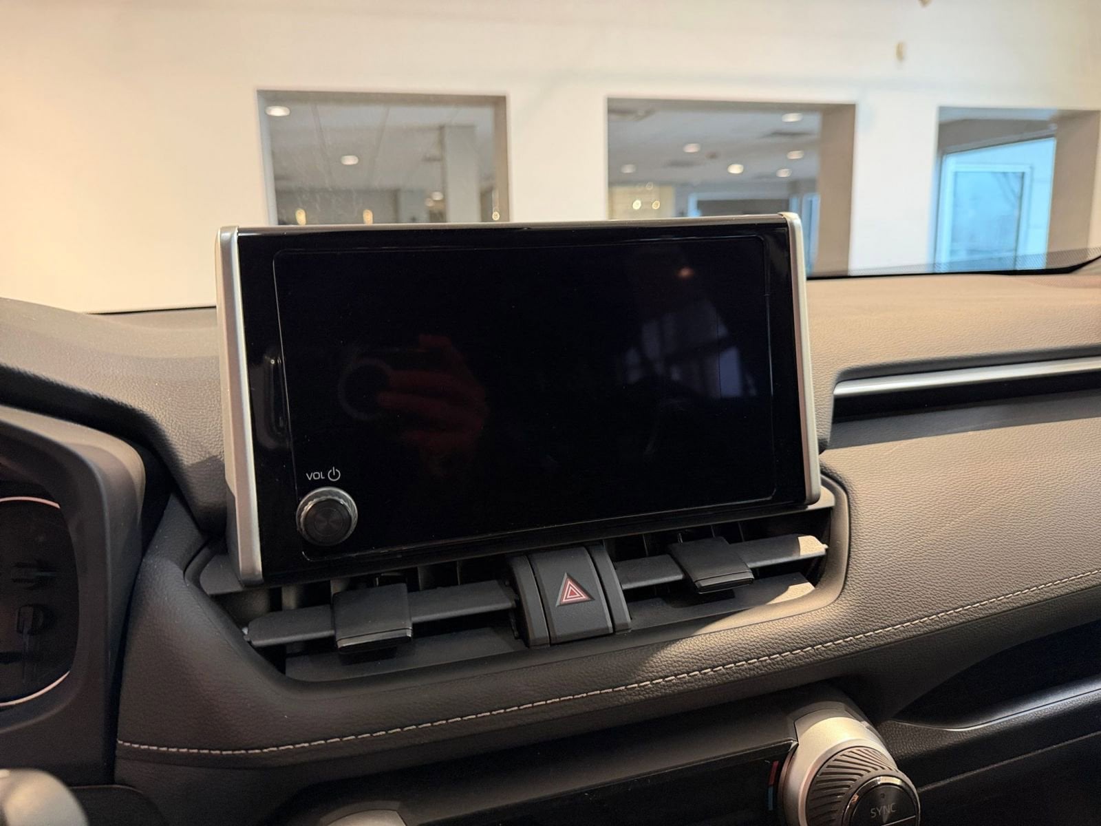 Thumbnail: 2025 Toyota RAV4 - 18