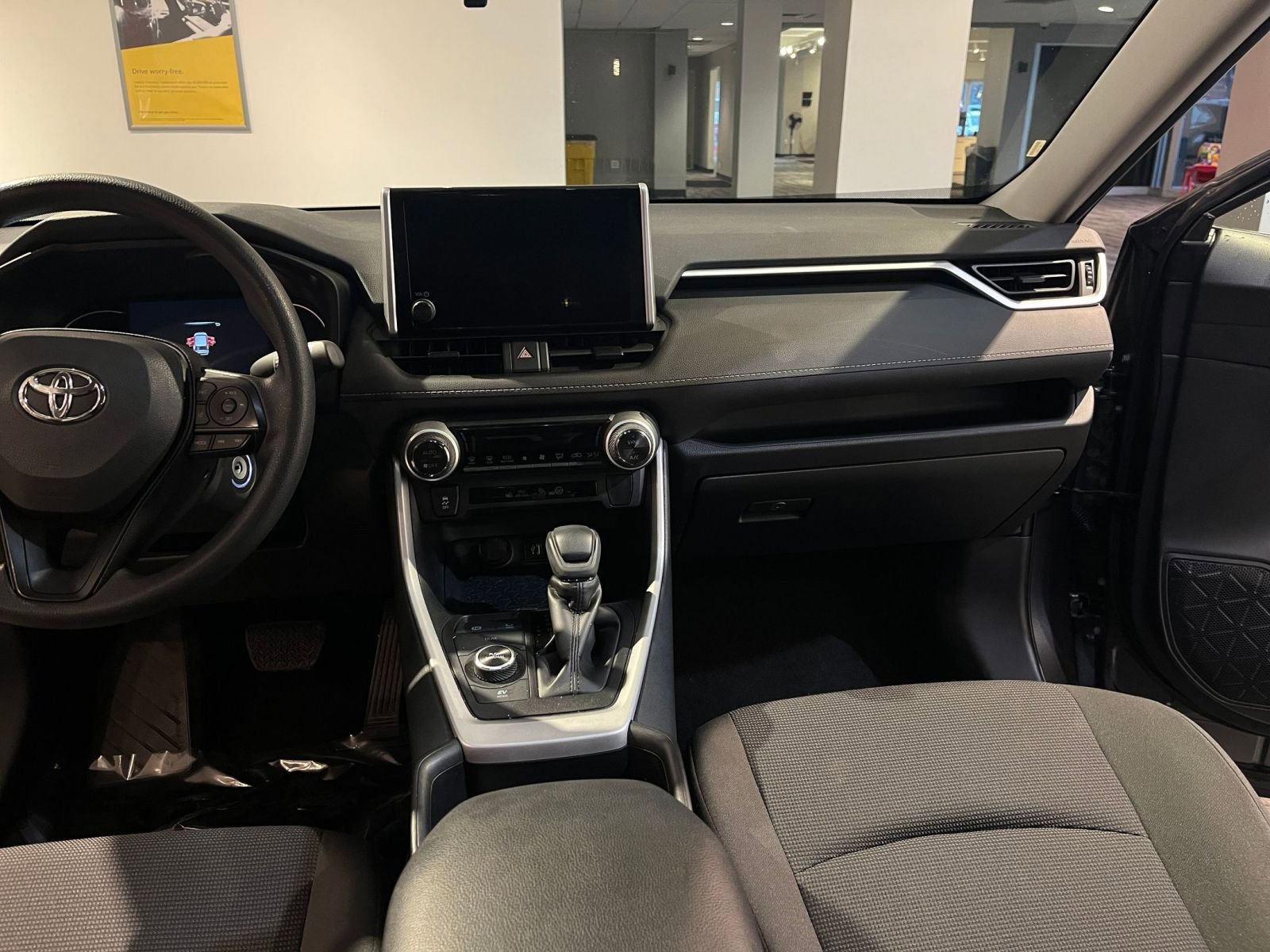 Thumbnail: 2025 Toyota RAV4 - 35