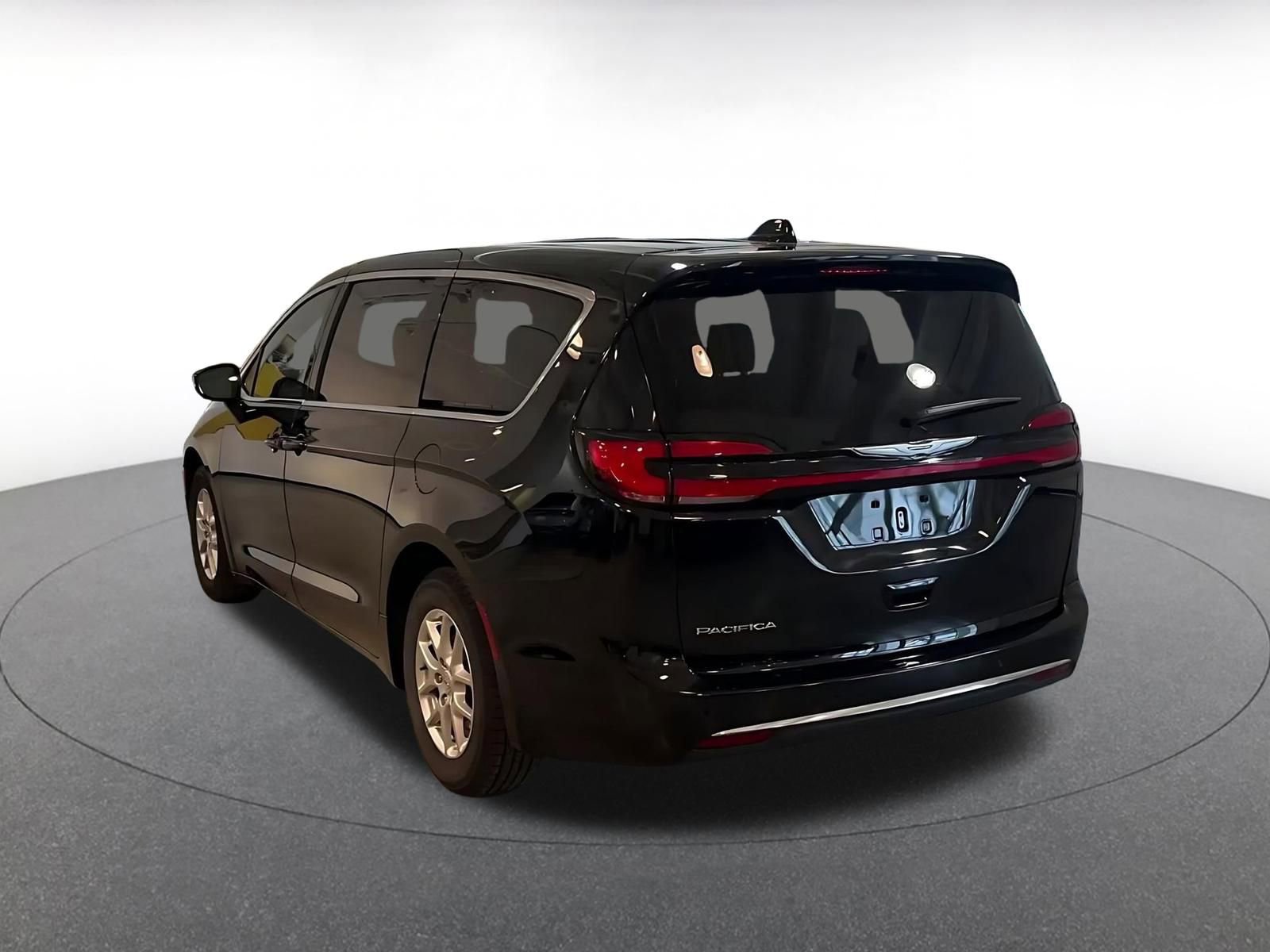 Thumbnail: 2025 Chrysler Pacifica - 11