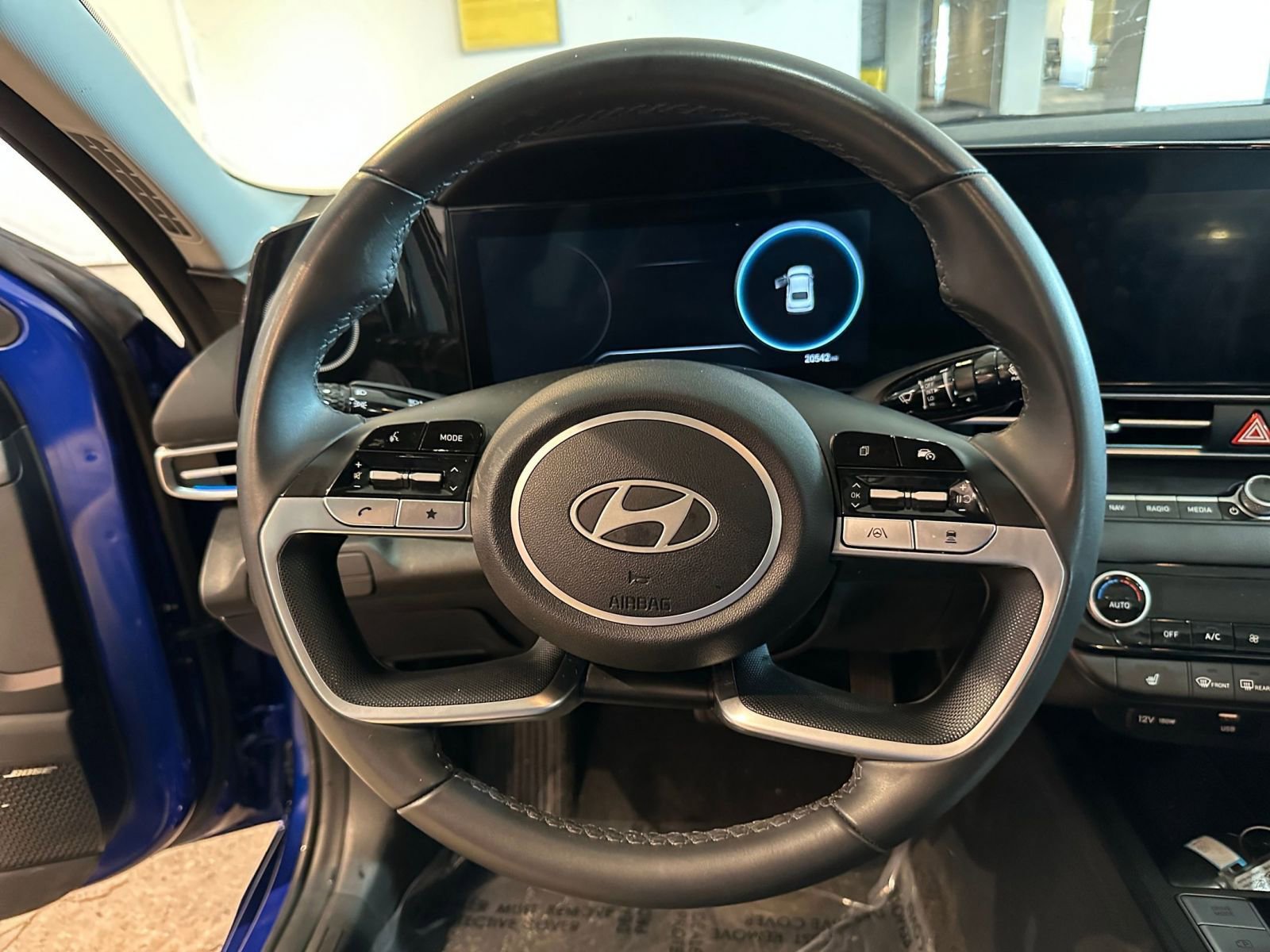 Thumbnail: 2025 Hyundai Elantra - 27