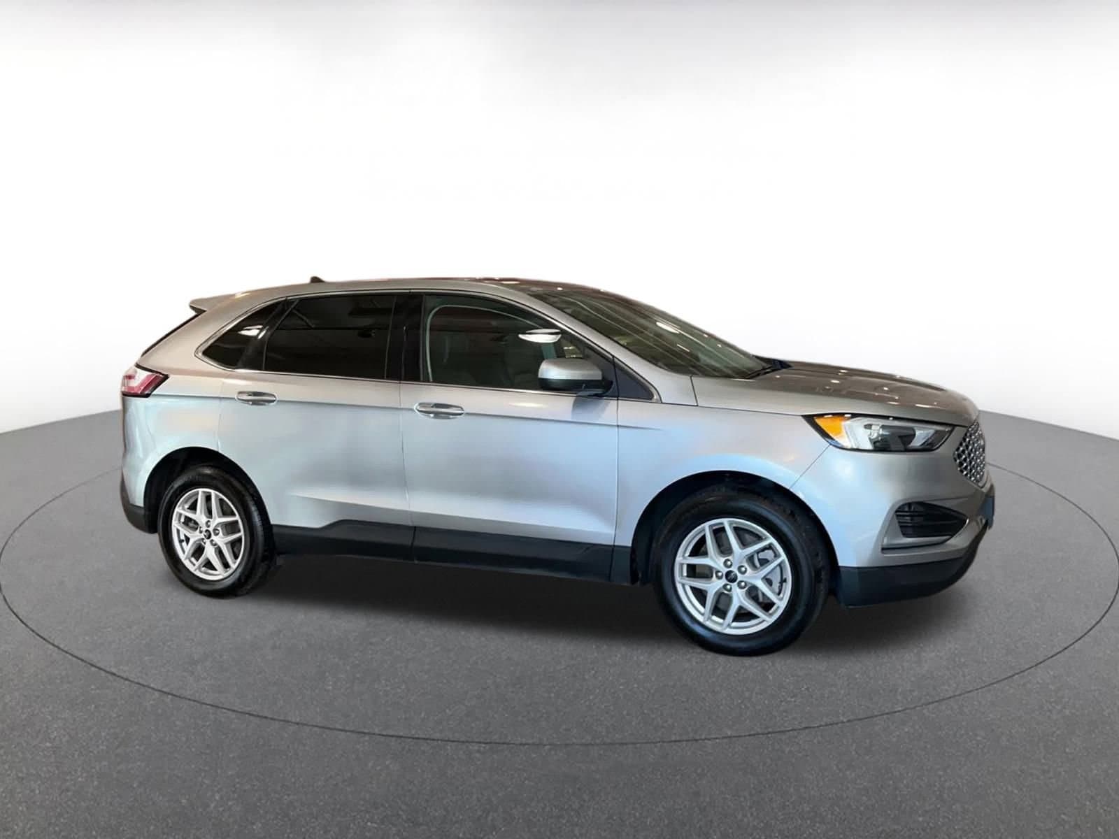 Thumbnail: 2023 Ford Edge - 2