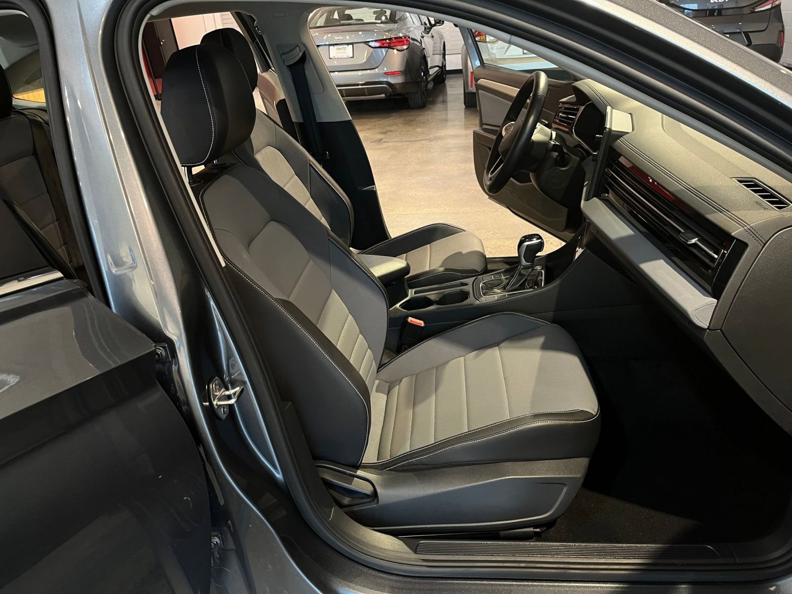 Thumbnail: 2025 Volkswagen Jetta - 35