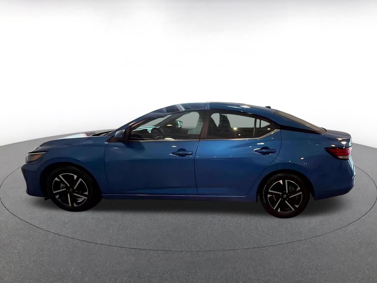 Thumbnail: 2025 Nissan Sentra - 9