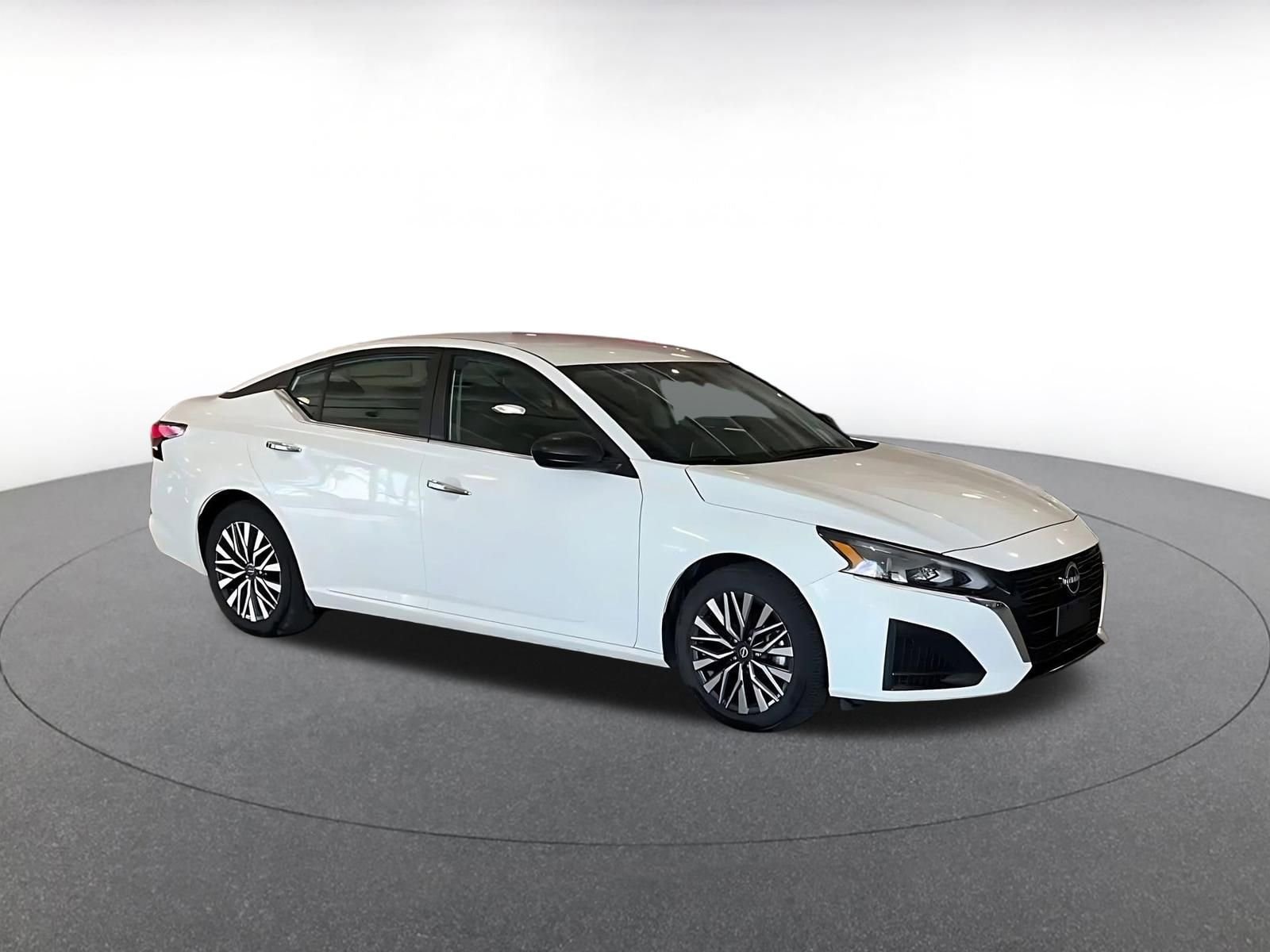 Thumbnail: 2025 Nissan Altima - 2