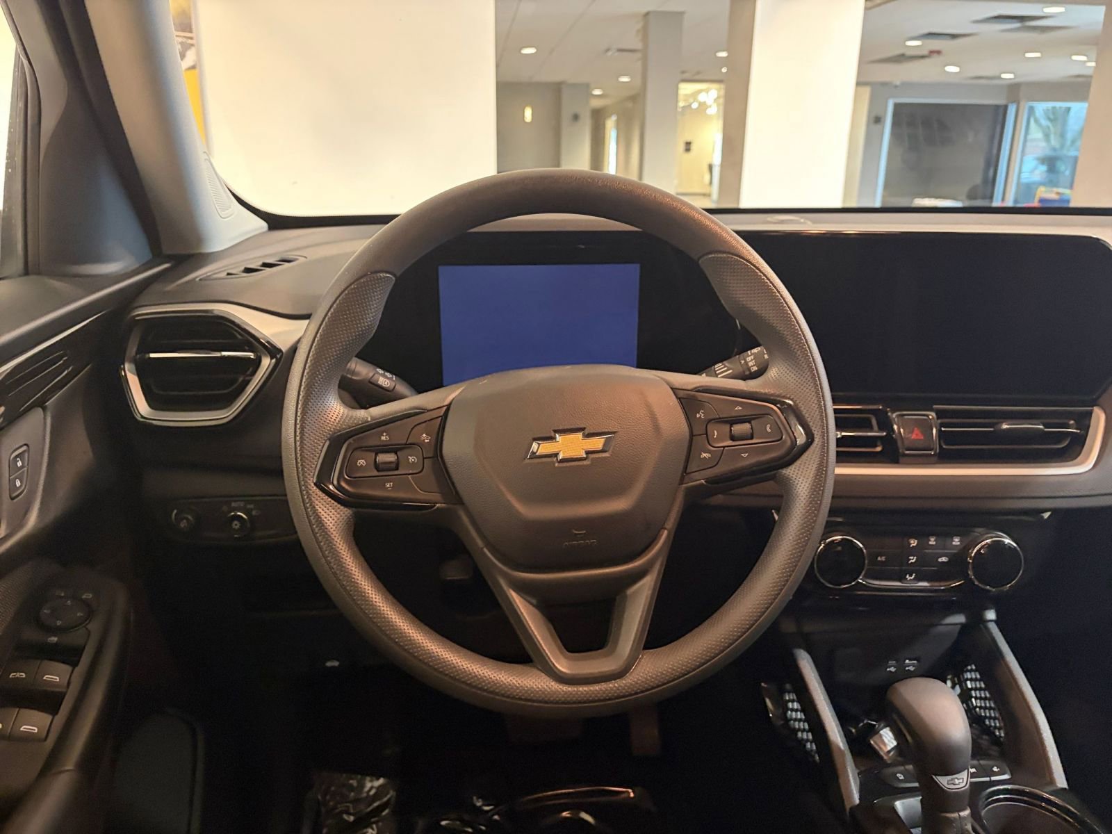 Thumbnail: 2025 Chevrolet TrailBlazer - 32