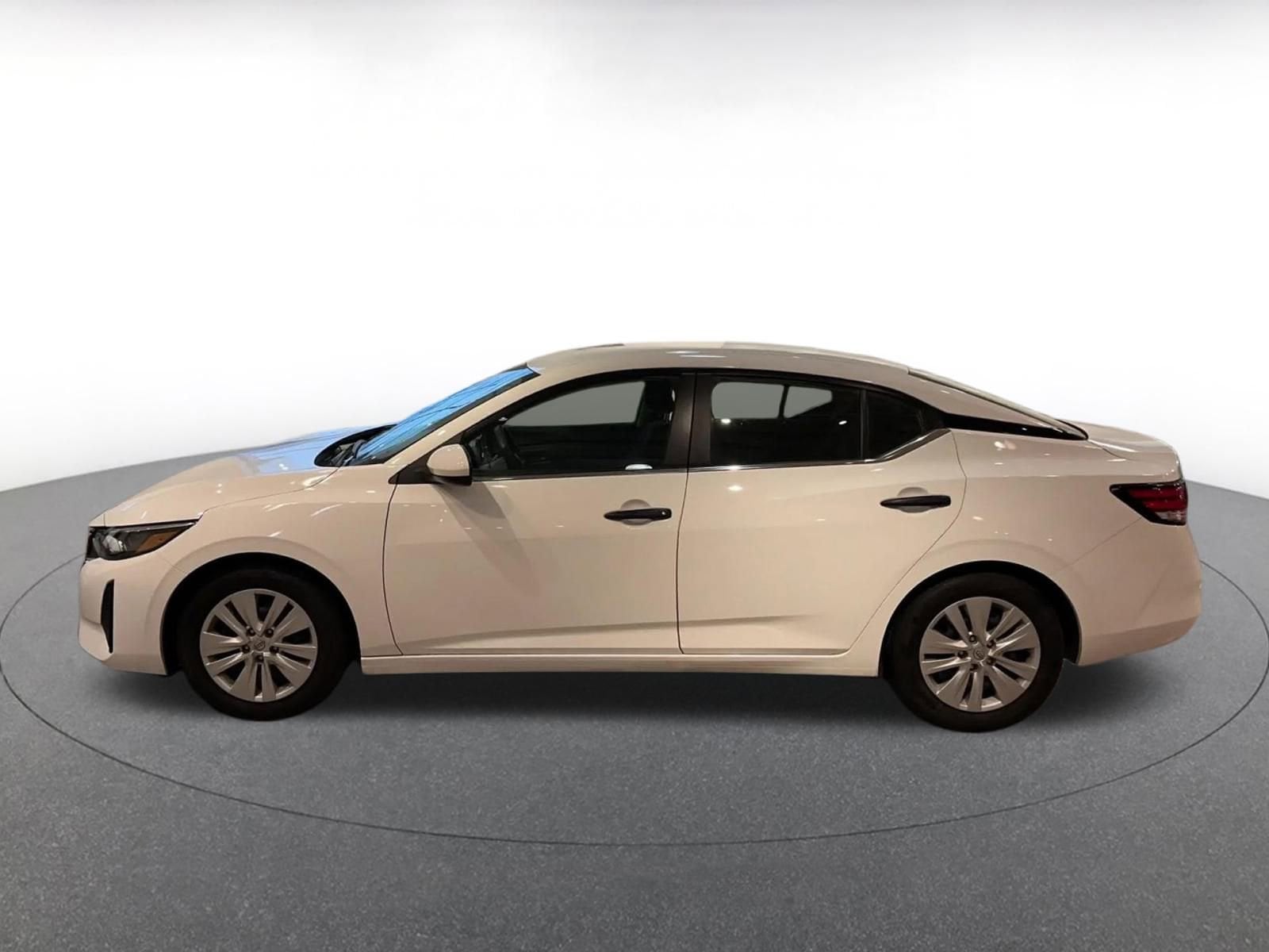 Thumbnail: 2025 Nissan Sentra - 9