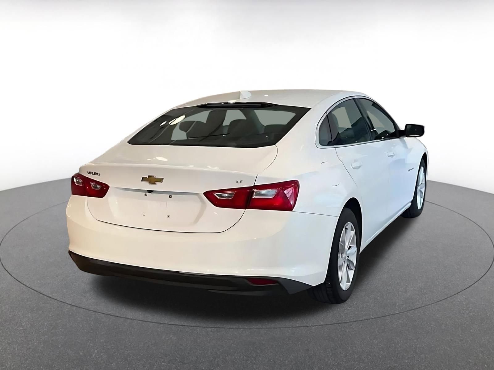 Thumbnail: 2023 Chevrolet Malibu - 12