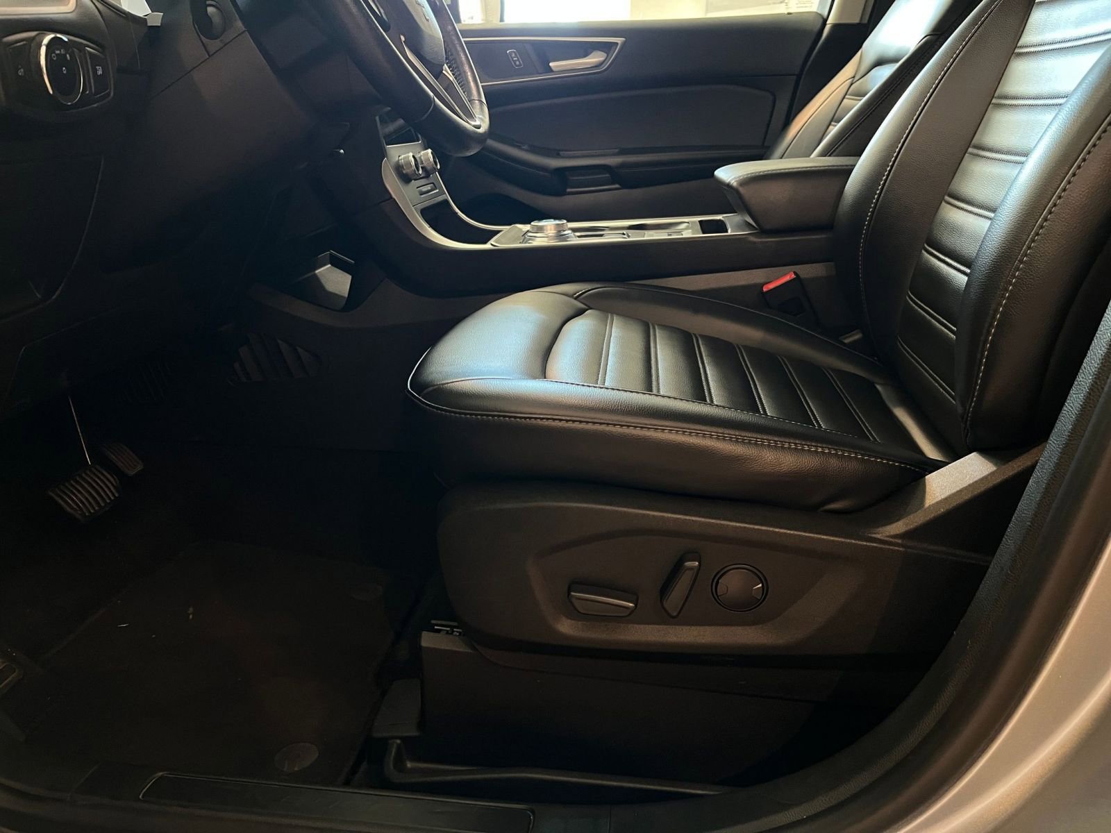 Thumbnail: 2023 Ford Edge - 23