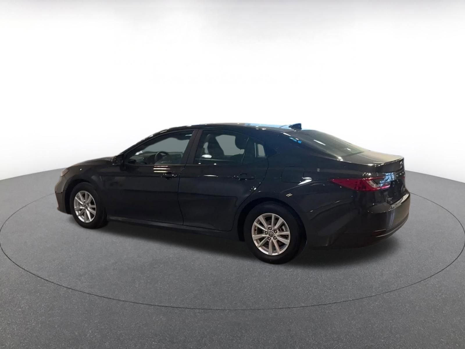 Thumbnail: 2025 Toyota Camry - 10