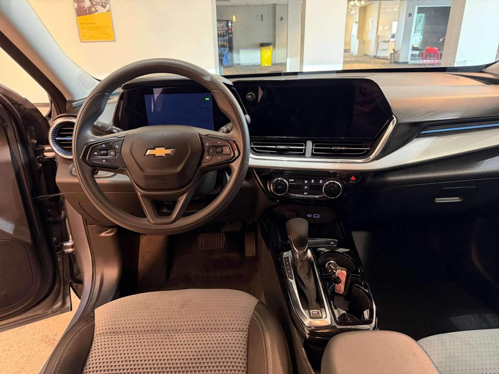 Thumbnail: 2025 Chevrolet Trax - 33
