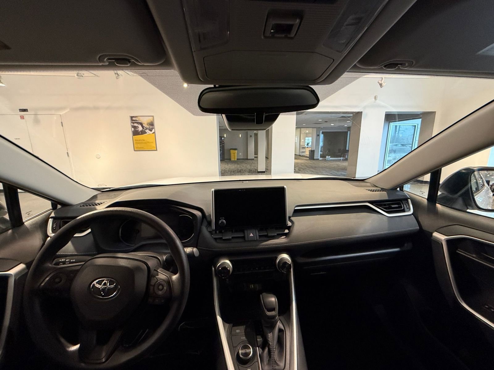 Thumbnail: 2025 Toyota RAV4 - 32