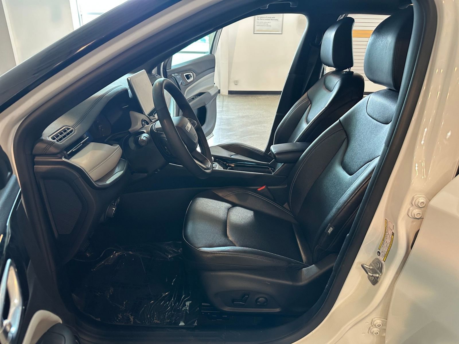 Thumbnail: 2025 Jeep Compass - 27