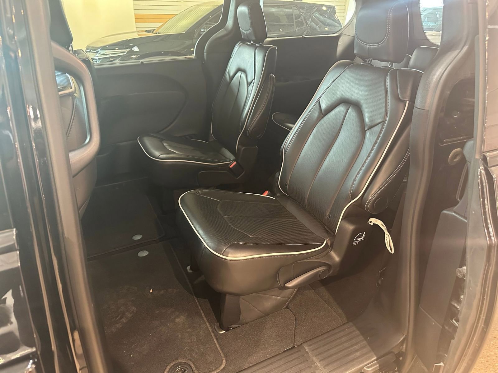 Thumbnail: 2025 Chrysler Pacifica - 27