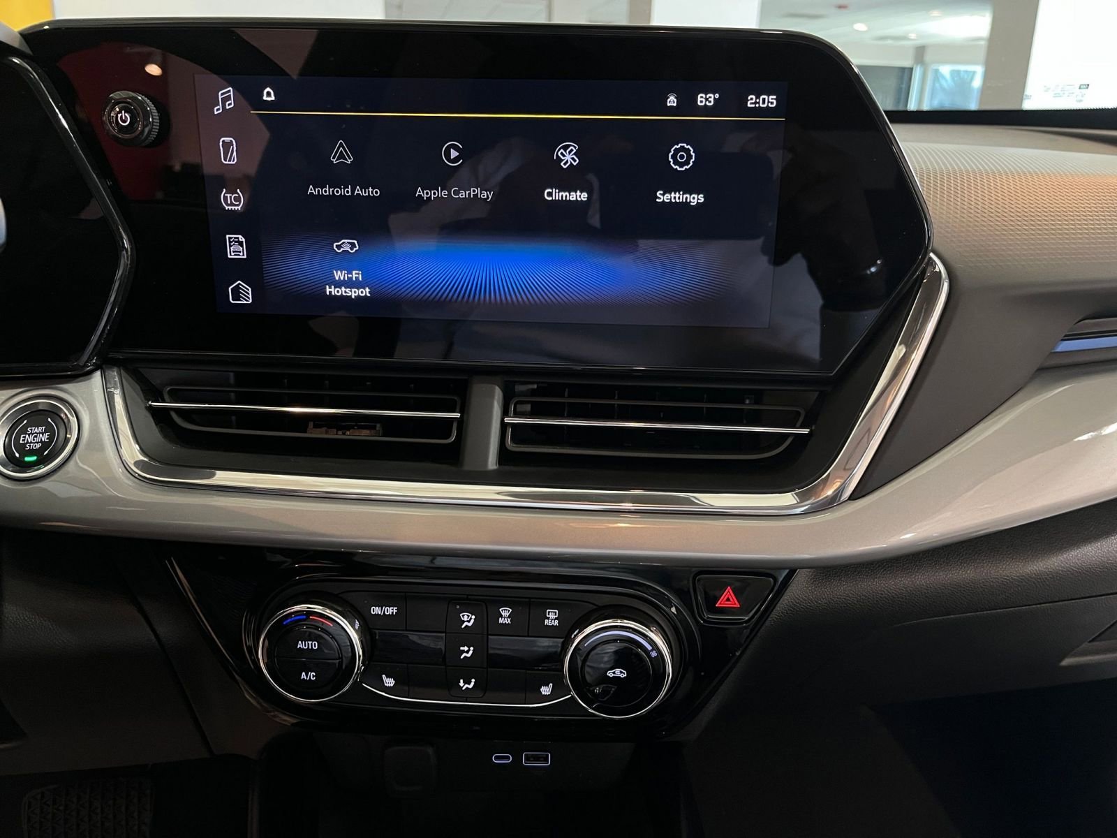 Thumbnail: 2025 Chevrolet Trax - 17