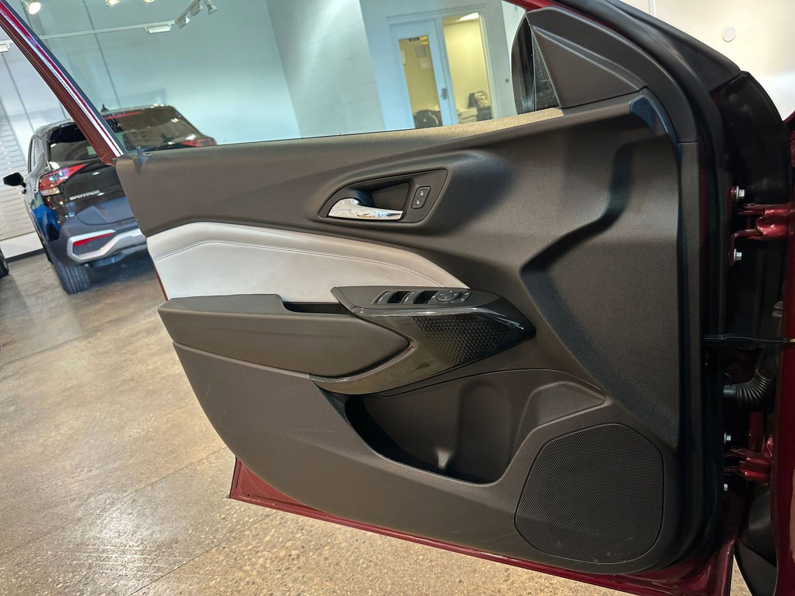 Thumbnail: 2025 Chevrolet Trax - 18