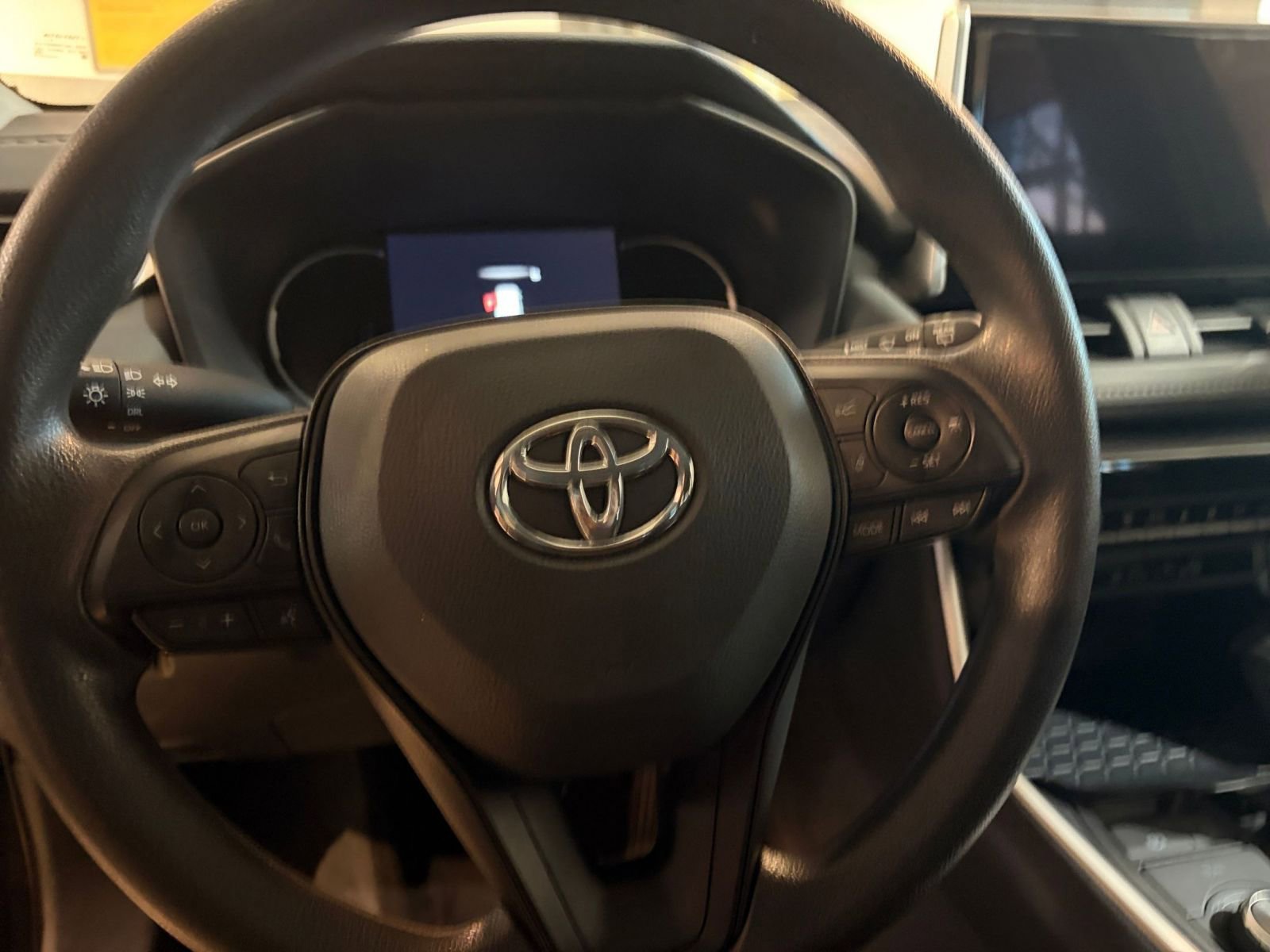 Thumbnail: 2025 Toyota RAV4 - 27