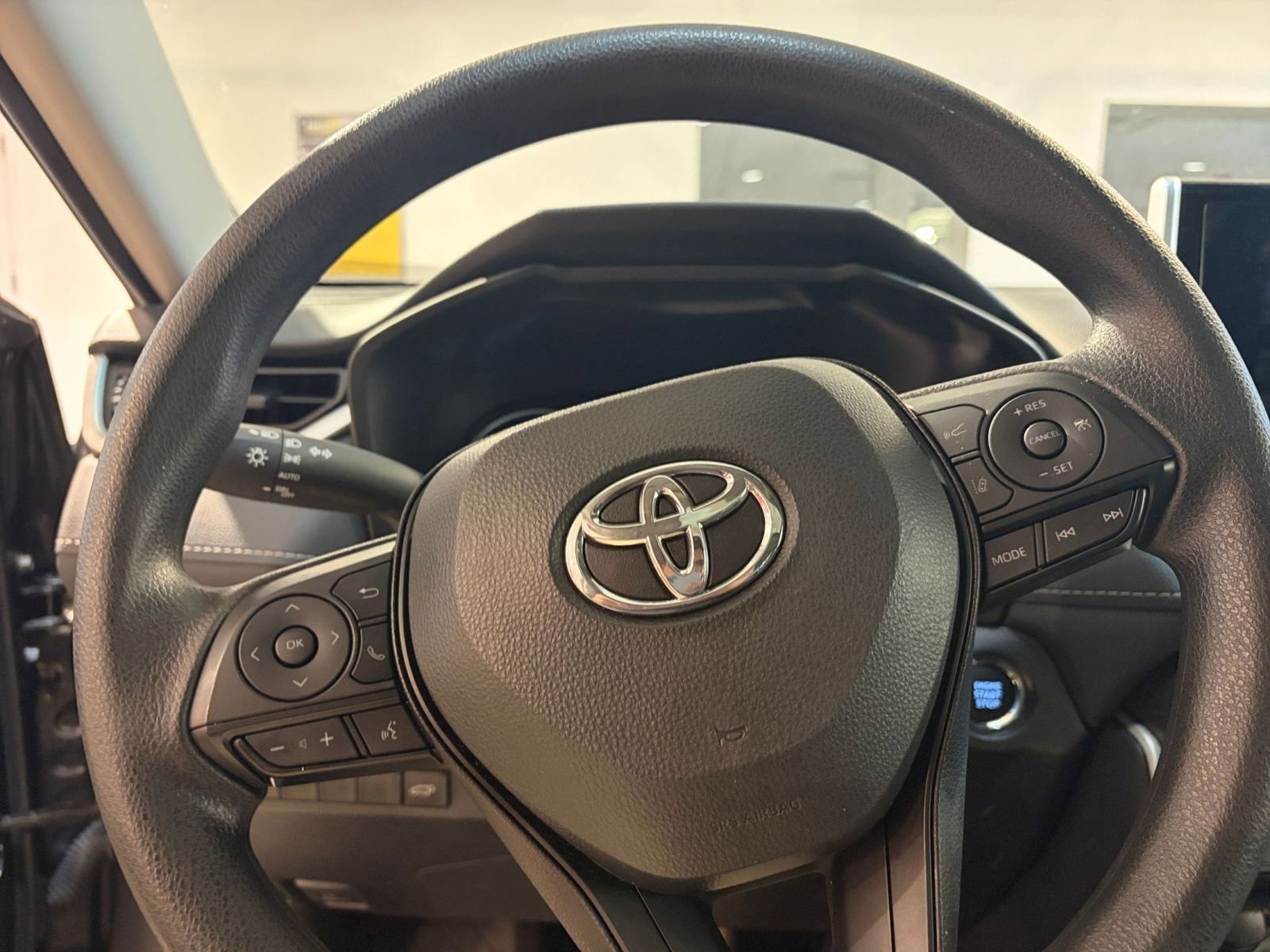 Thumbnail: 2025 Toyota RAV4 - 29