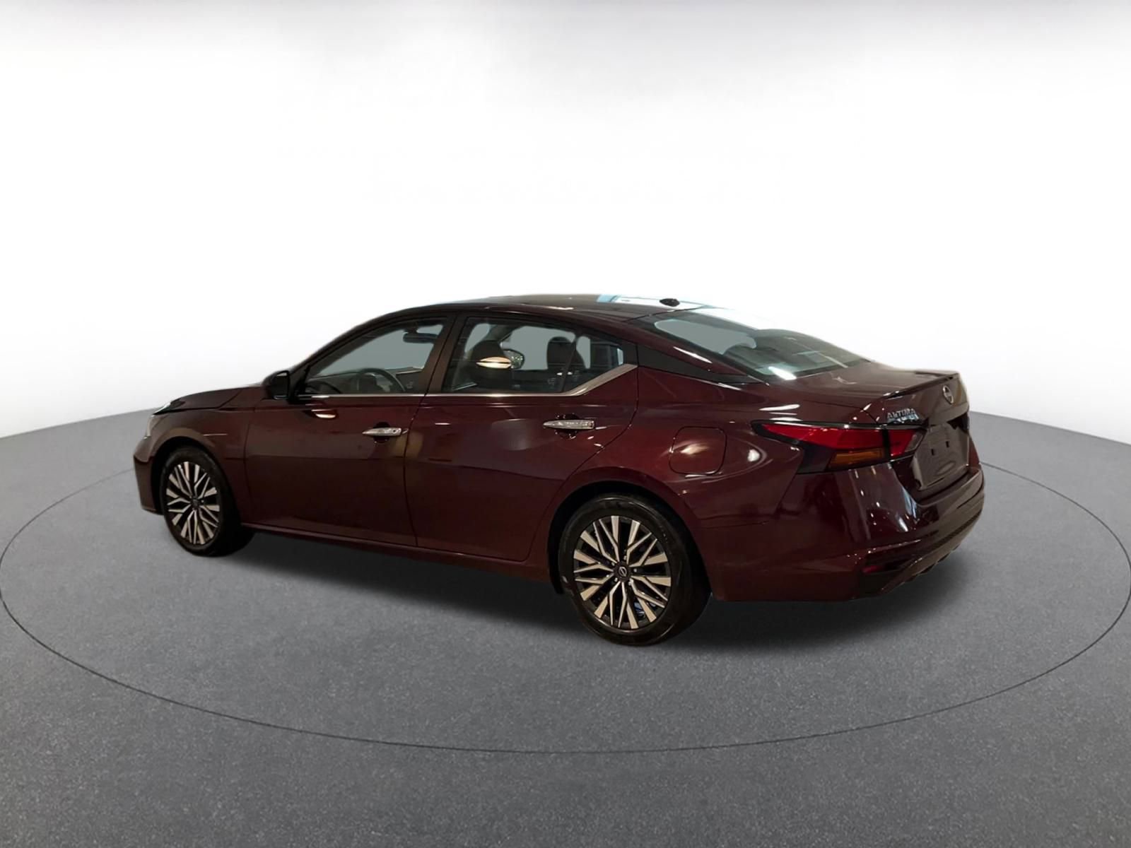 Thumbnail: 2024 Nissan Altima - 10