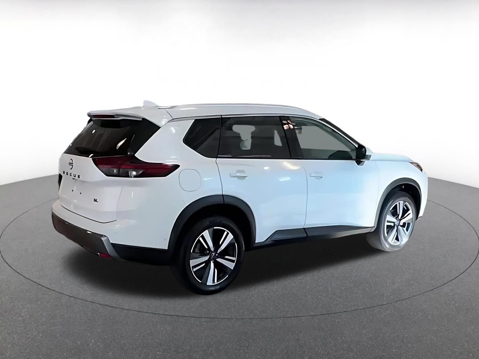 Thumbnail: 2026 Nissan Rogue - 10