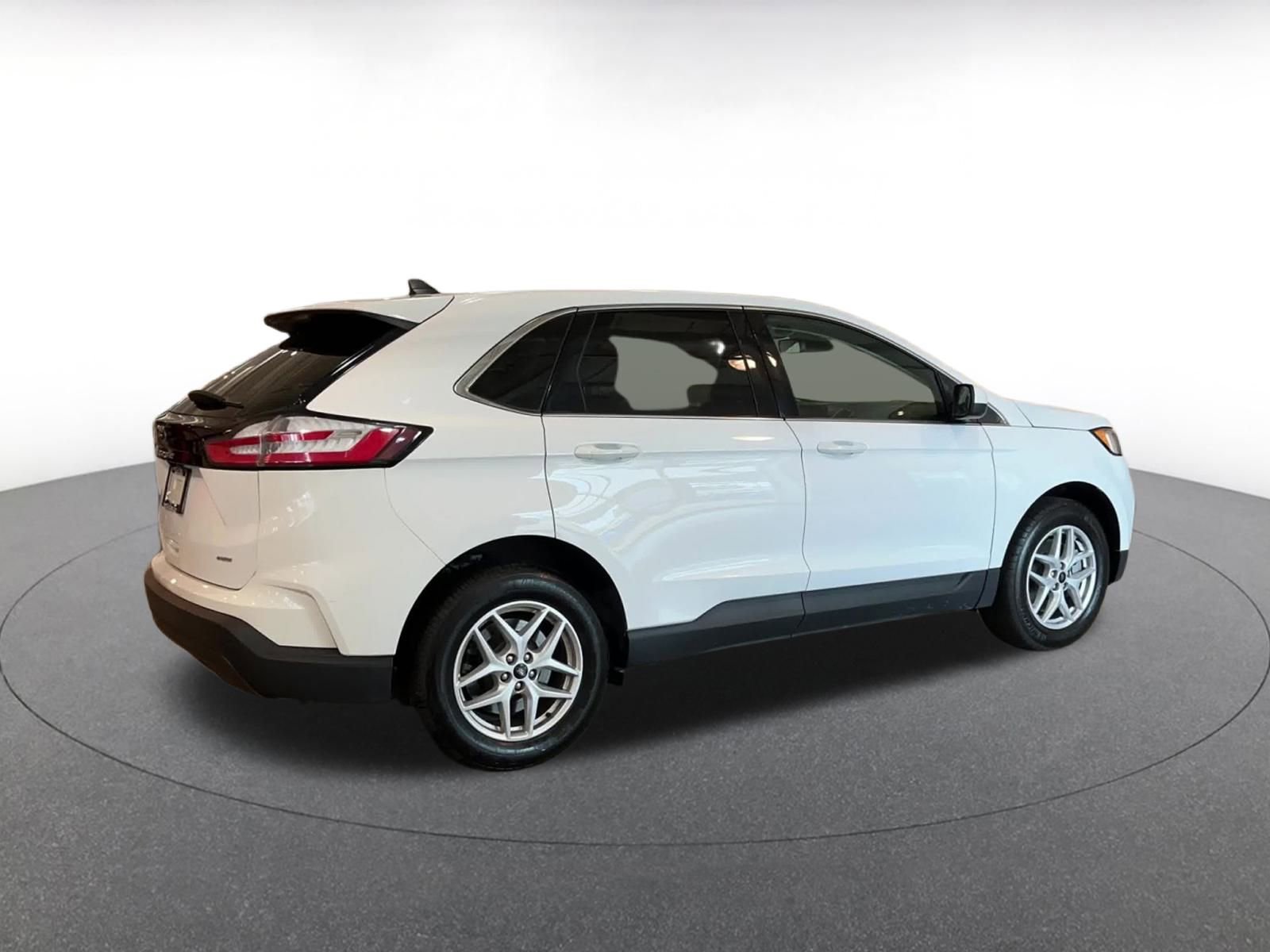 Thumbnail: 2024 Ford Edge - 15