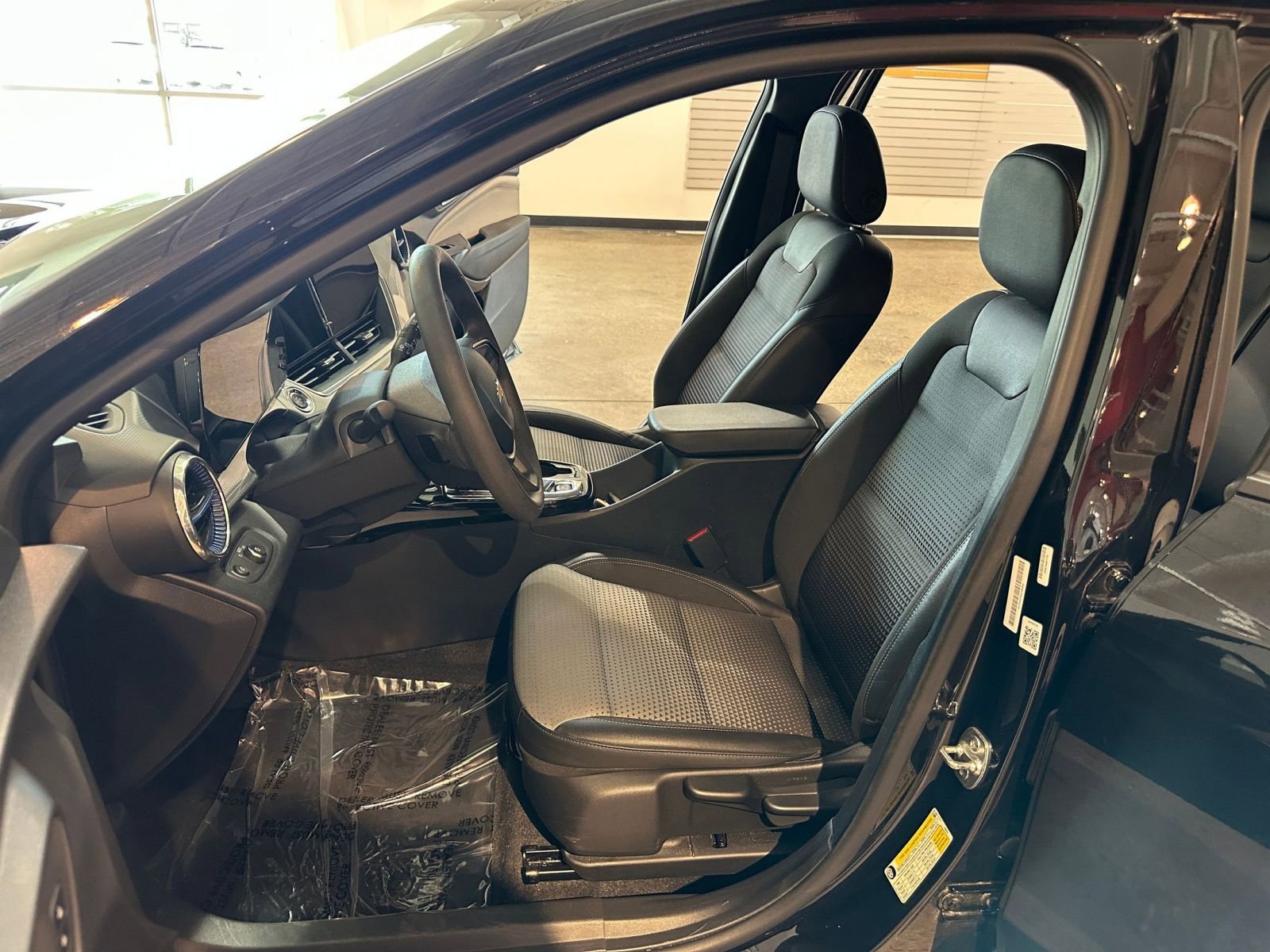 Thumbnail: 2025 Chevrolet Trax - 25