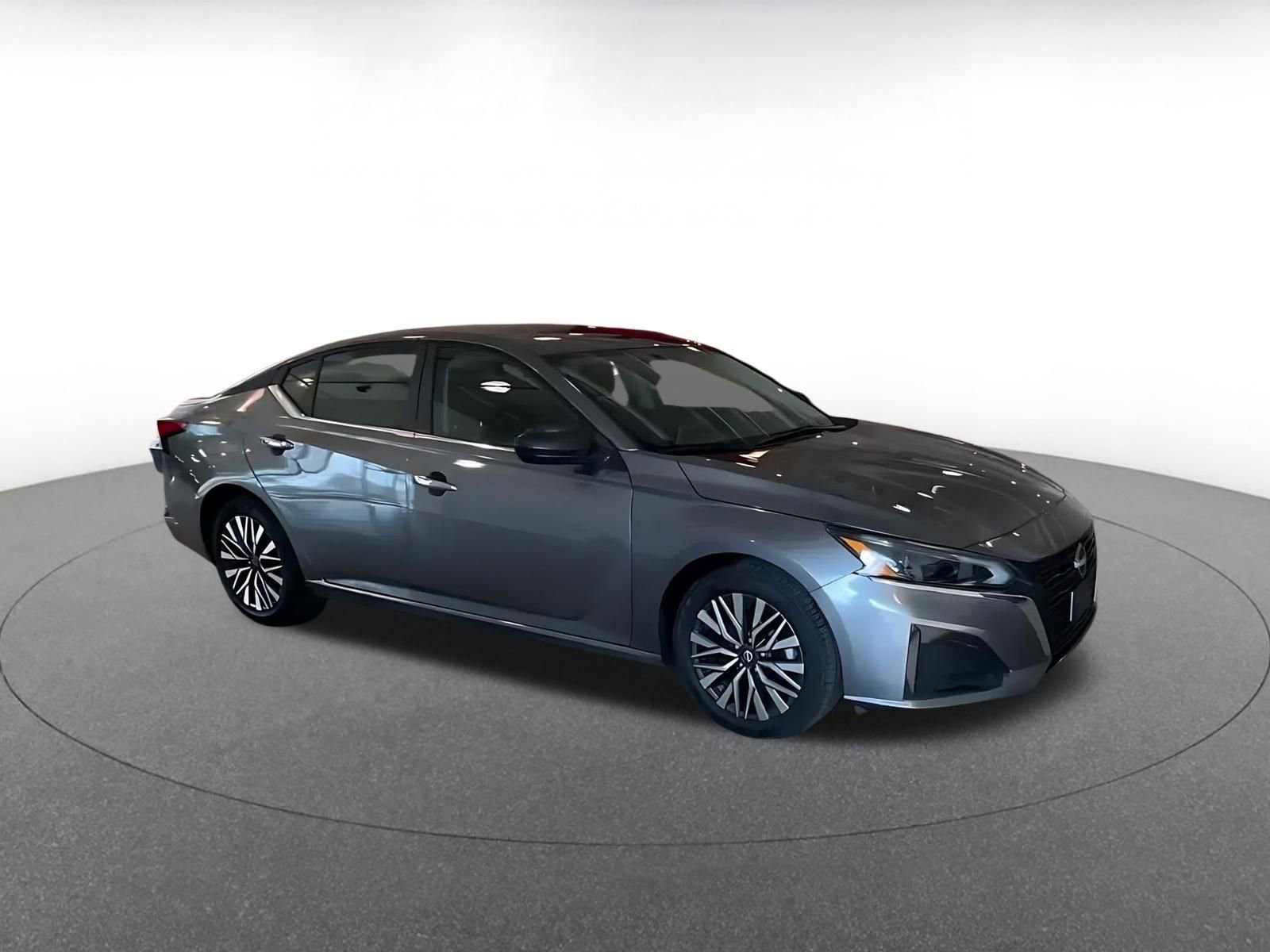 Thumbnail: 2025 Nissan Altima - 2