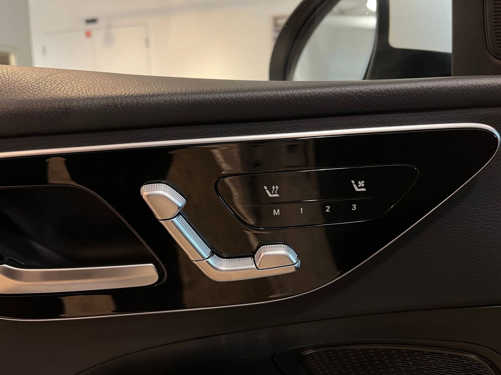 Thumbnail: 2024 Mercedes-Benz C-Class - 23