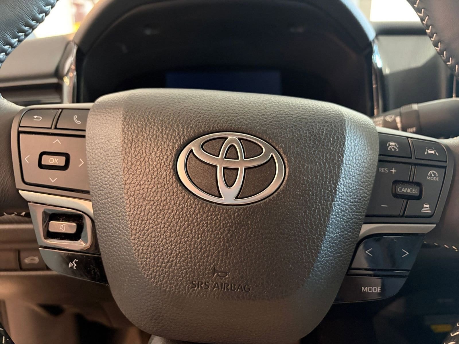 Thumbnail: 2025 Toyota Camry - 28