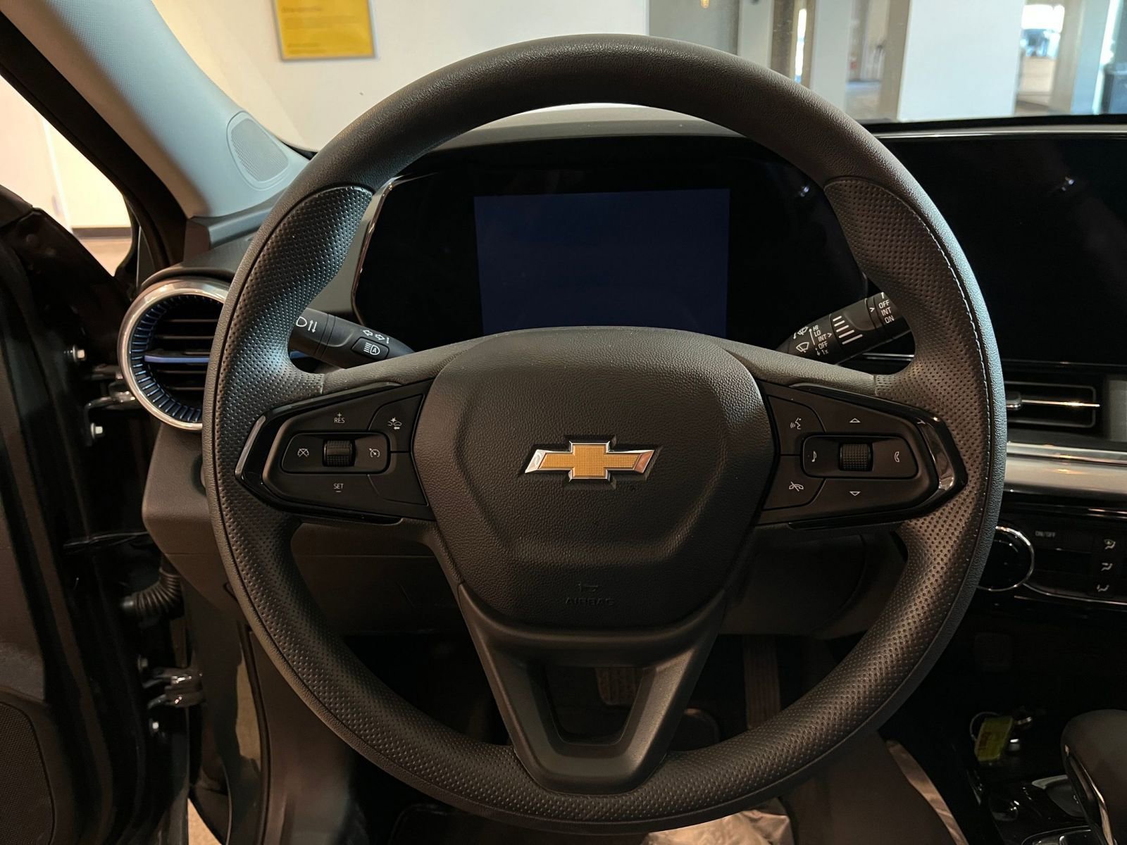 Thumbnail: 2025 Chevrolet Trax - 27