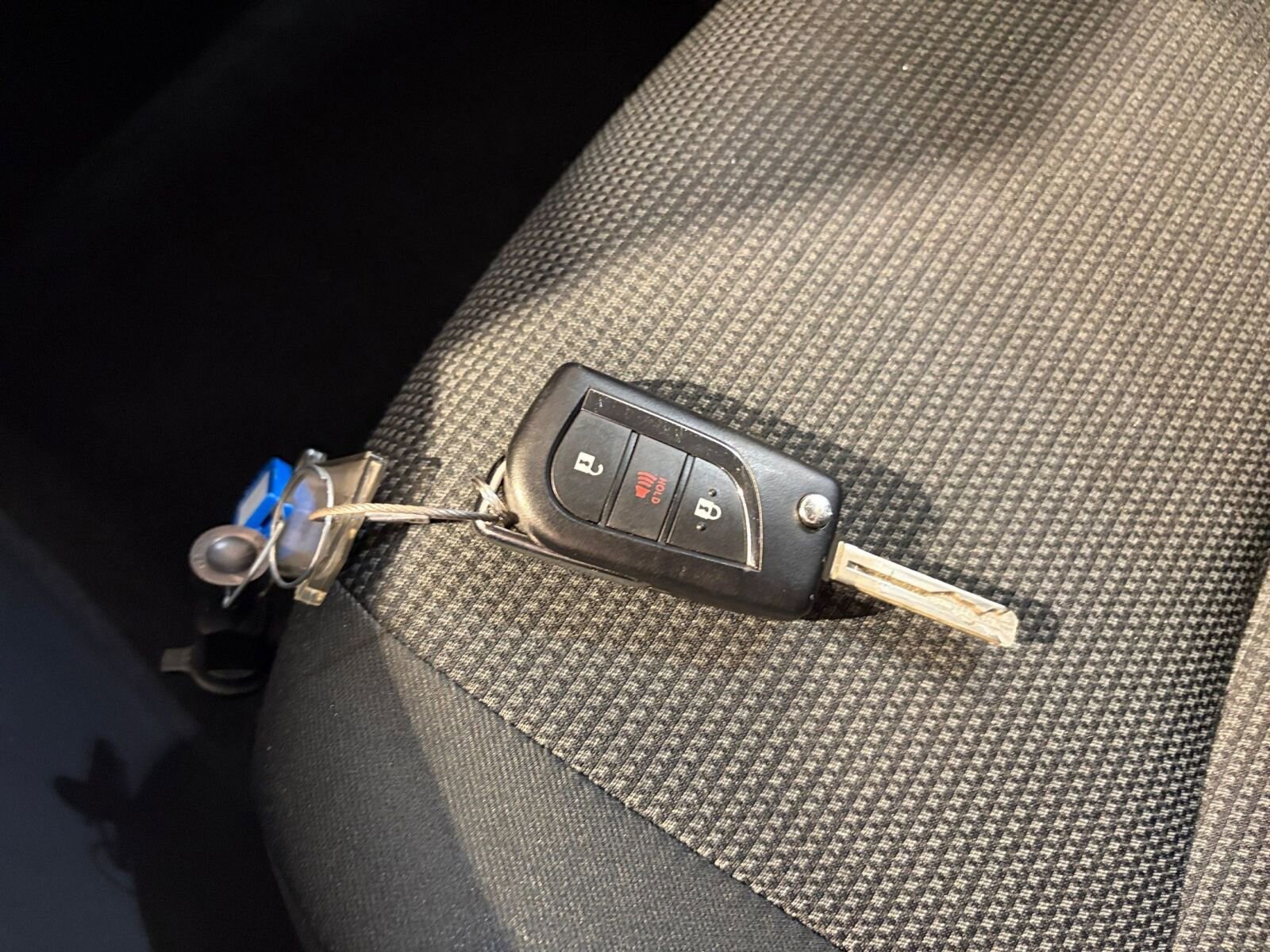 Thumbnail: 2025 Toyota RAV4 - 22