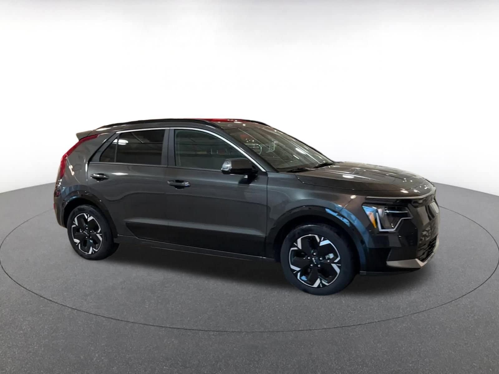 Thumbnail: 2023 Kia Niro - 2