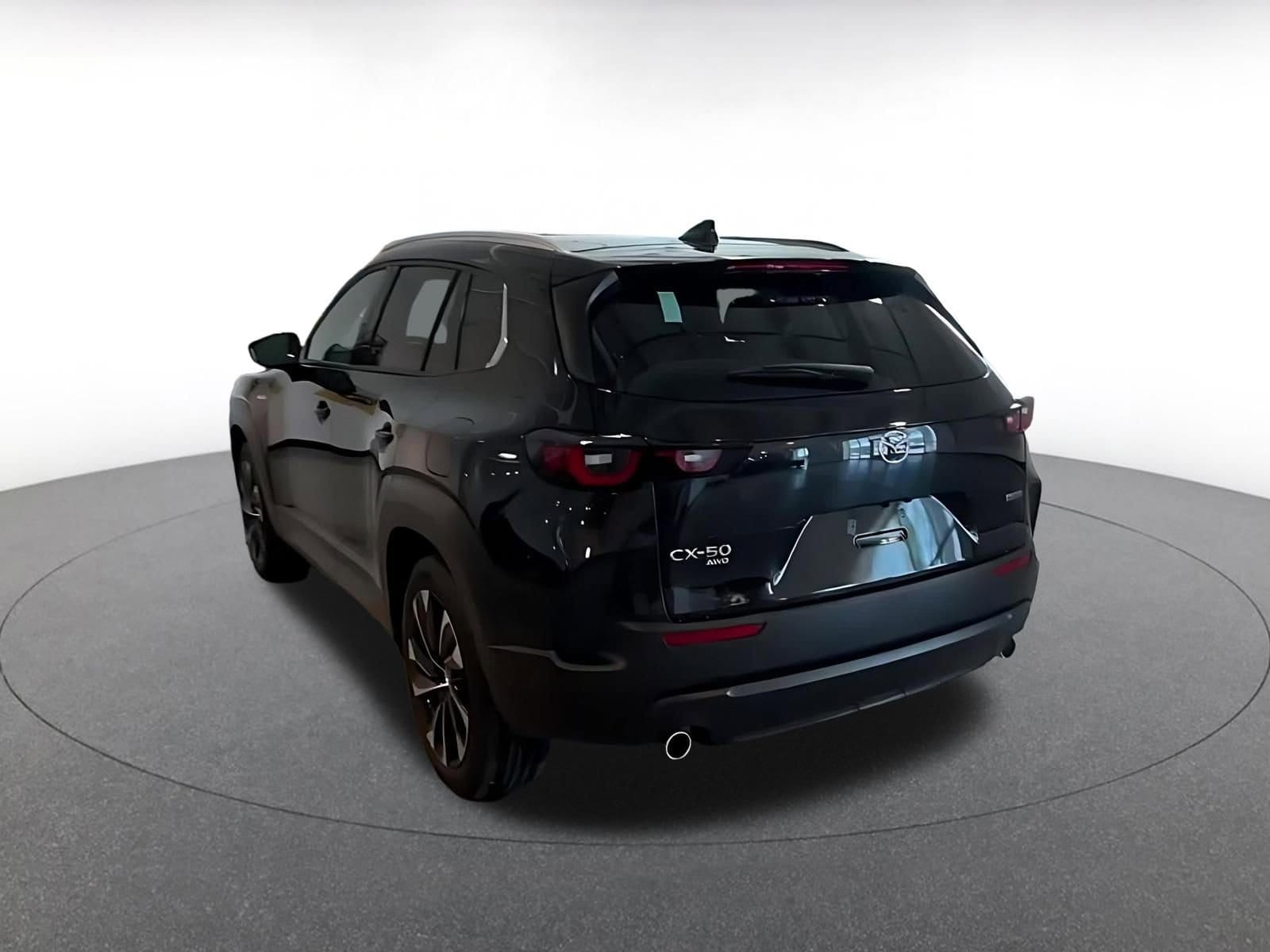 Thumbnail: 2025 Mazda CX-50 - 10