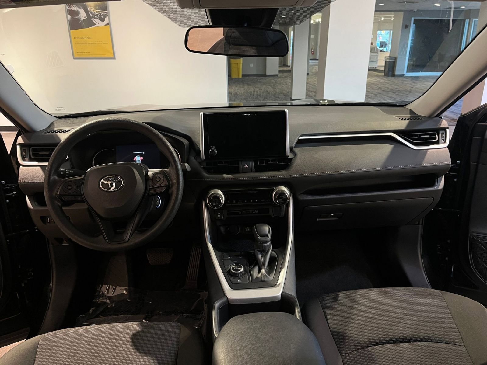 Thumbnail: 2025 Toyota RAV4 - 33