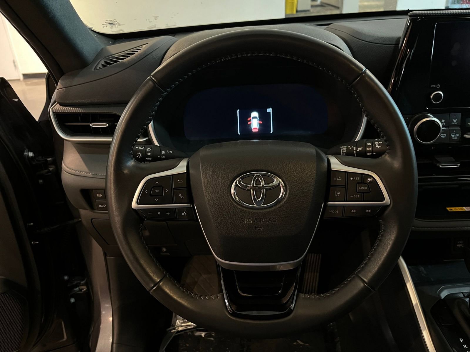 Thumbnail: 2025 Toyota Highlander - 29