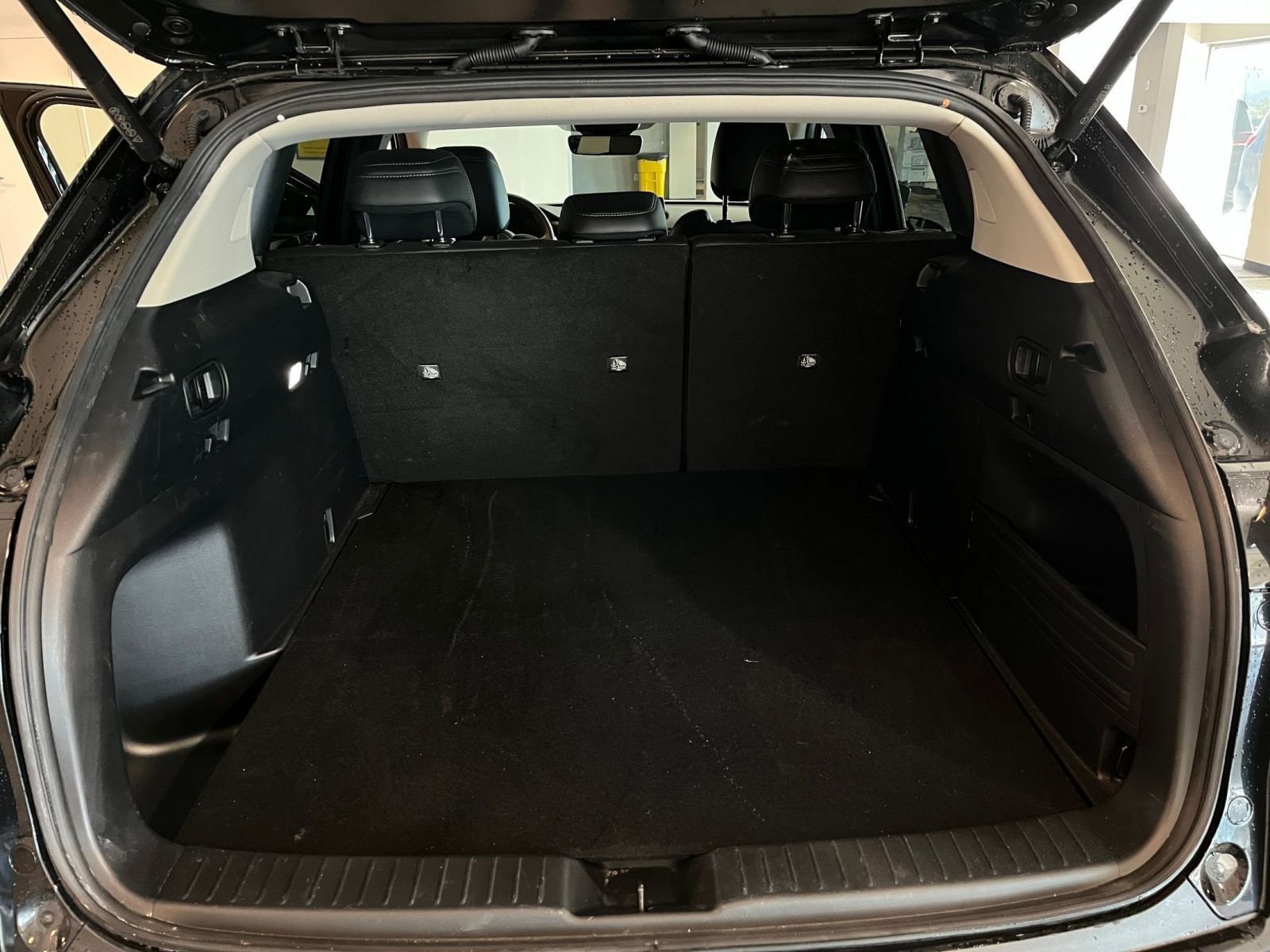 Thumbnail: 2025 Mazda CX-50 - 33