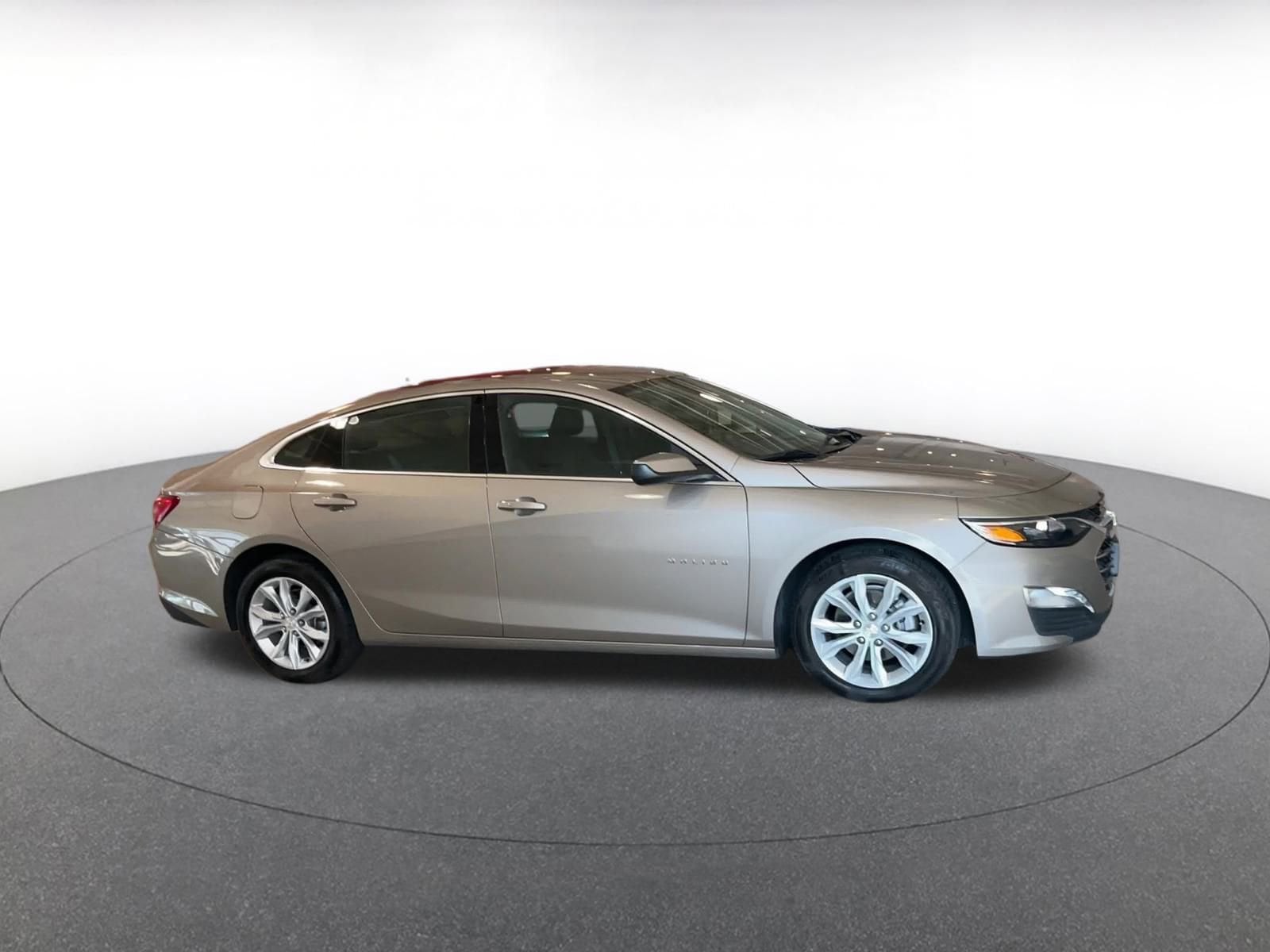 Thumbnail: 2024 Chevrolet Malibu - 2