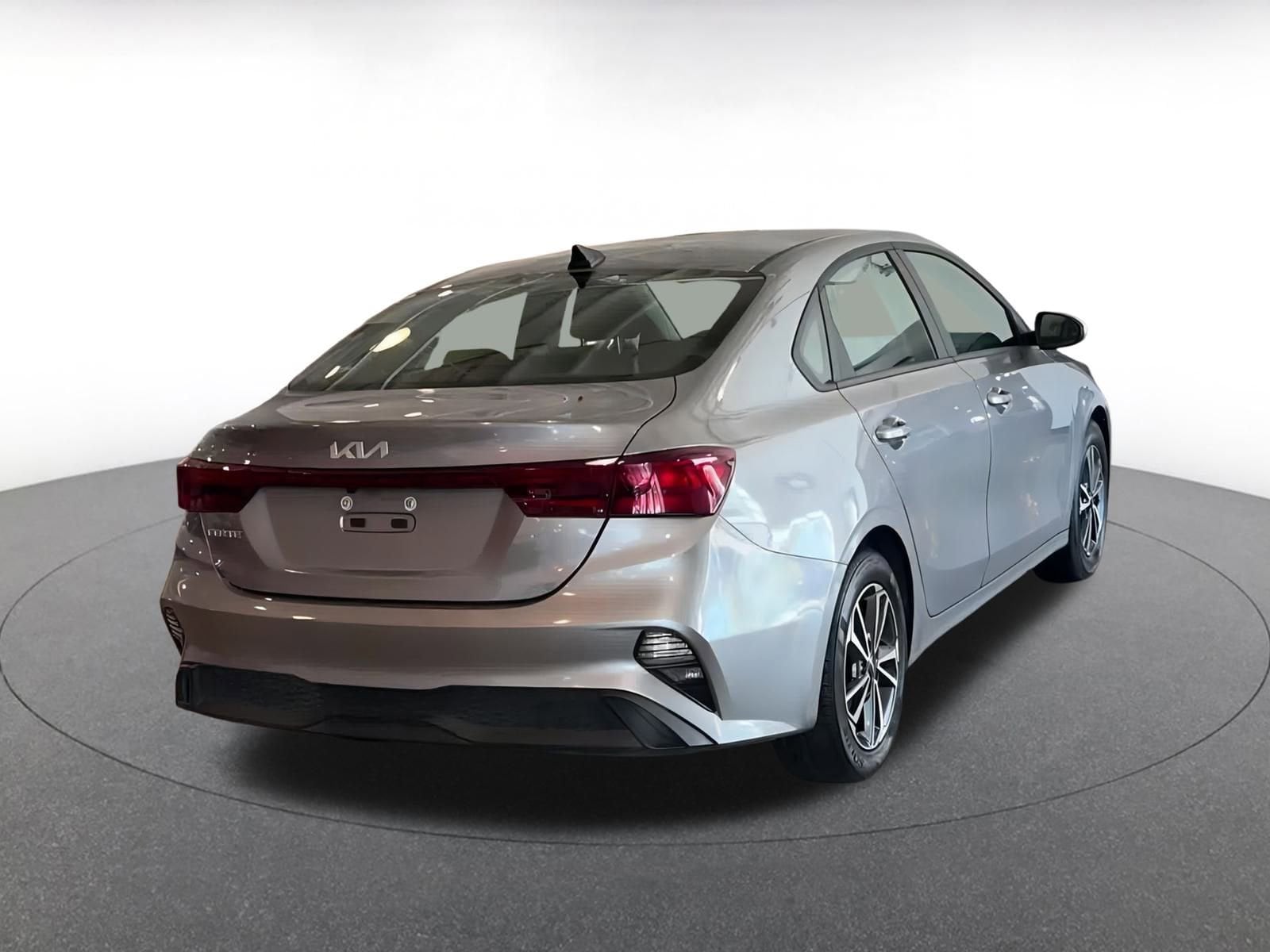 Thumbnail: 2024 Kia Forte - 14