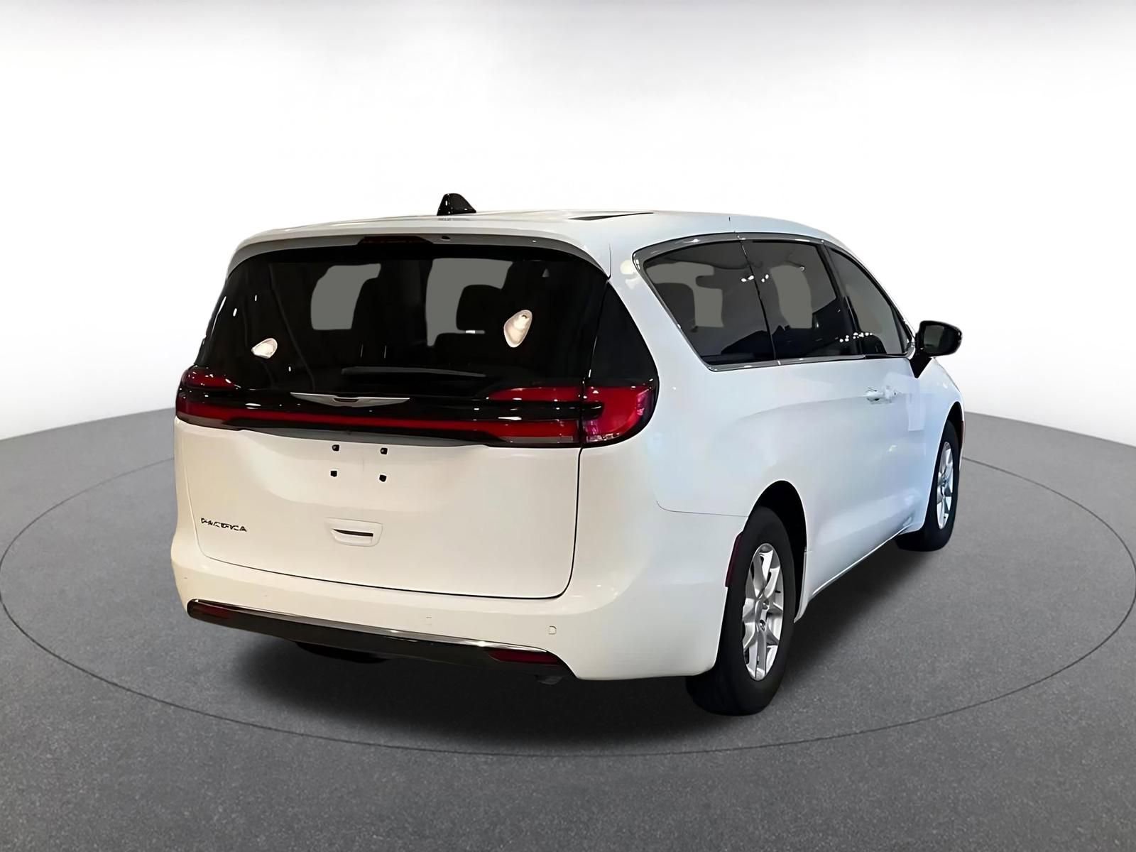 Thumbnail: 2025 Chrysler Pacifica - 12