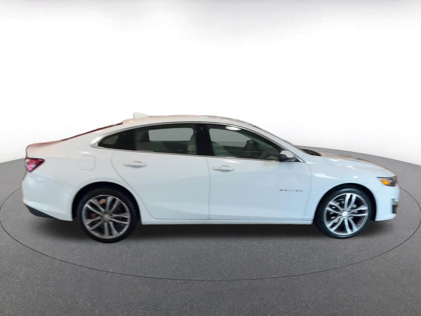 Thumbnail: 2024 Chevrolet Malibu - 16