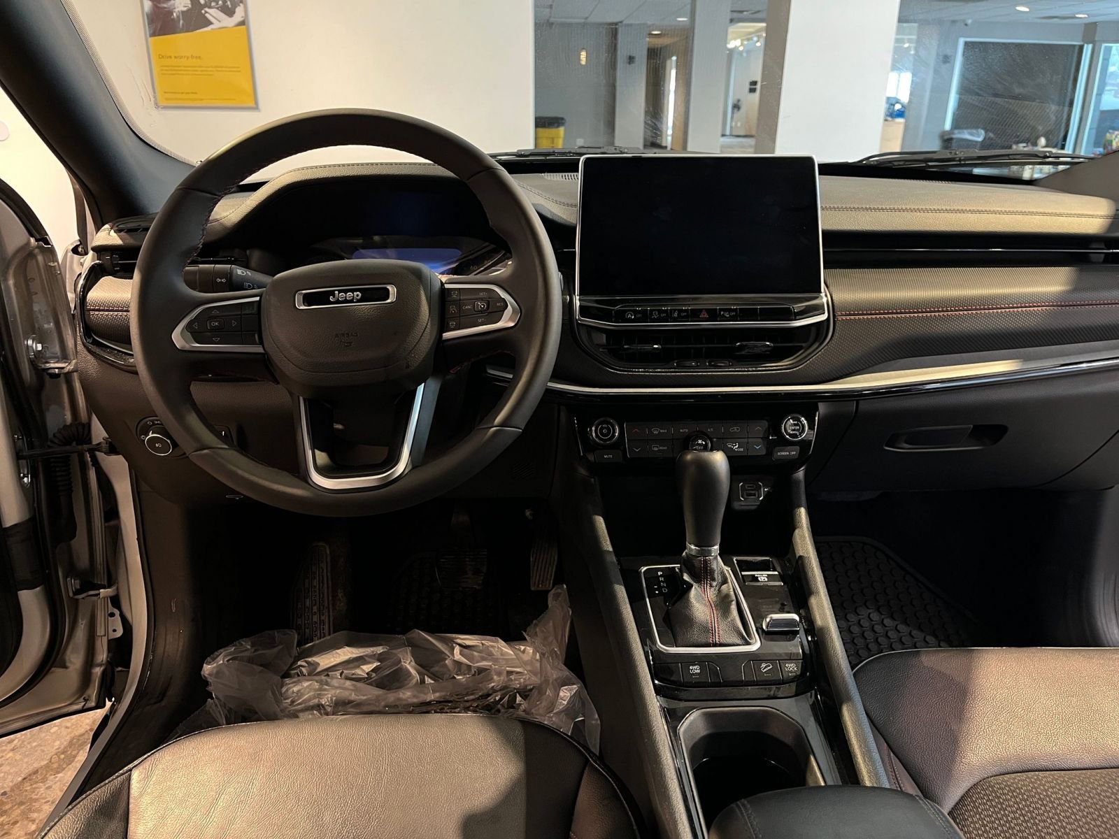 Thumbnail: 2025 Jeep Compass - 34