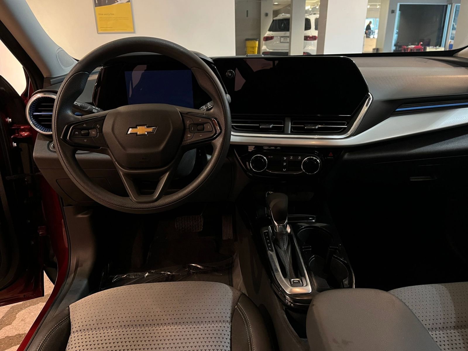 Thumbnail: 2025 Chevrolet Trax - 33